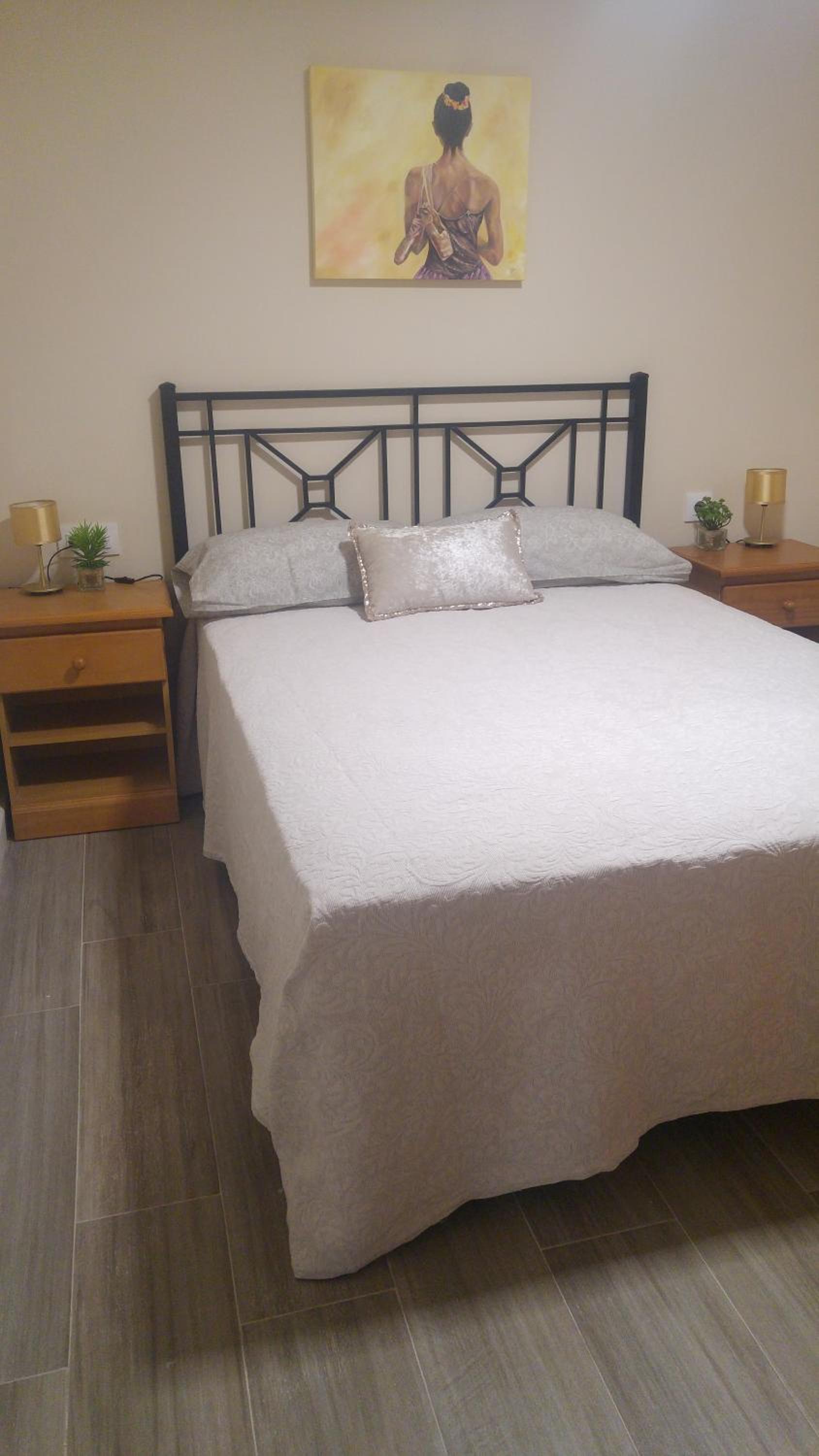 Two-Bedroom House - Photo 4