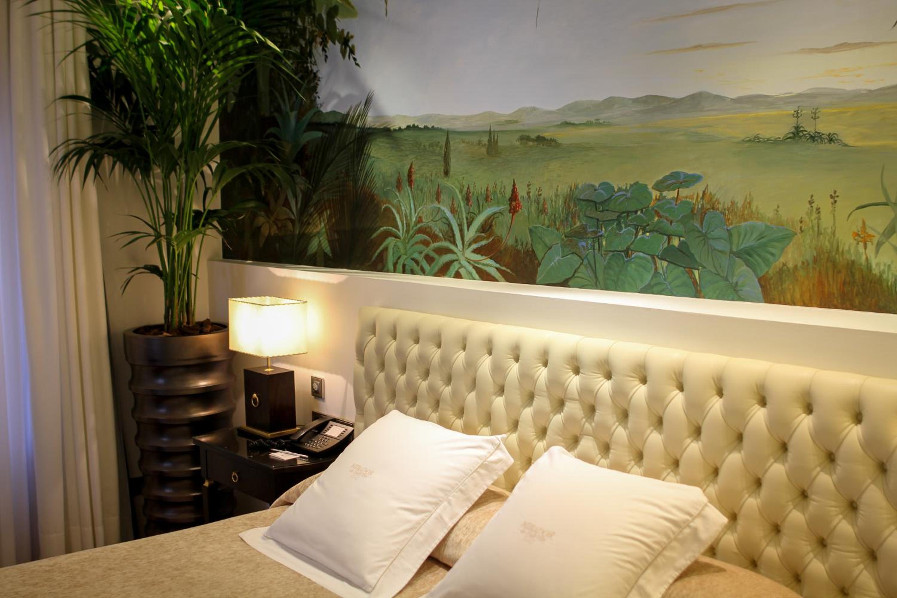 Suite with Terrace - Photo 9