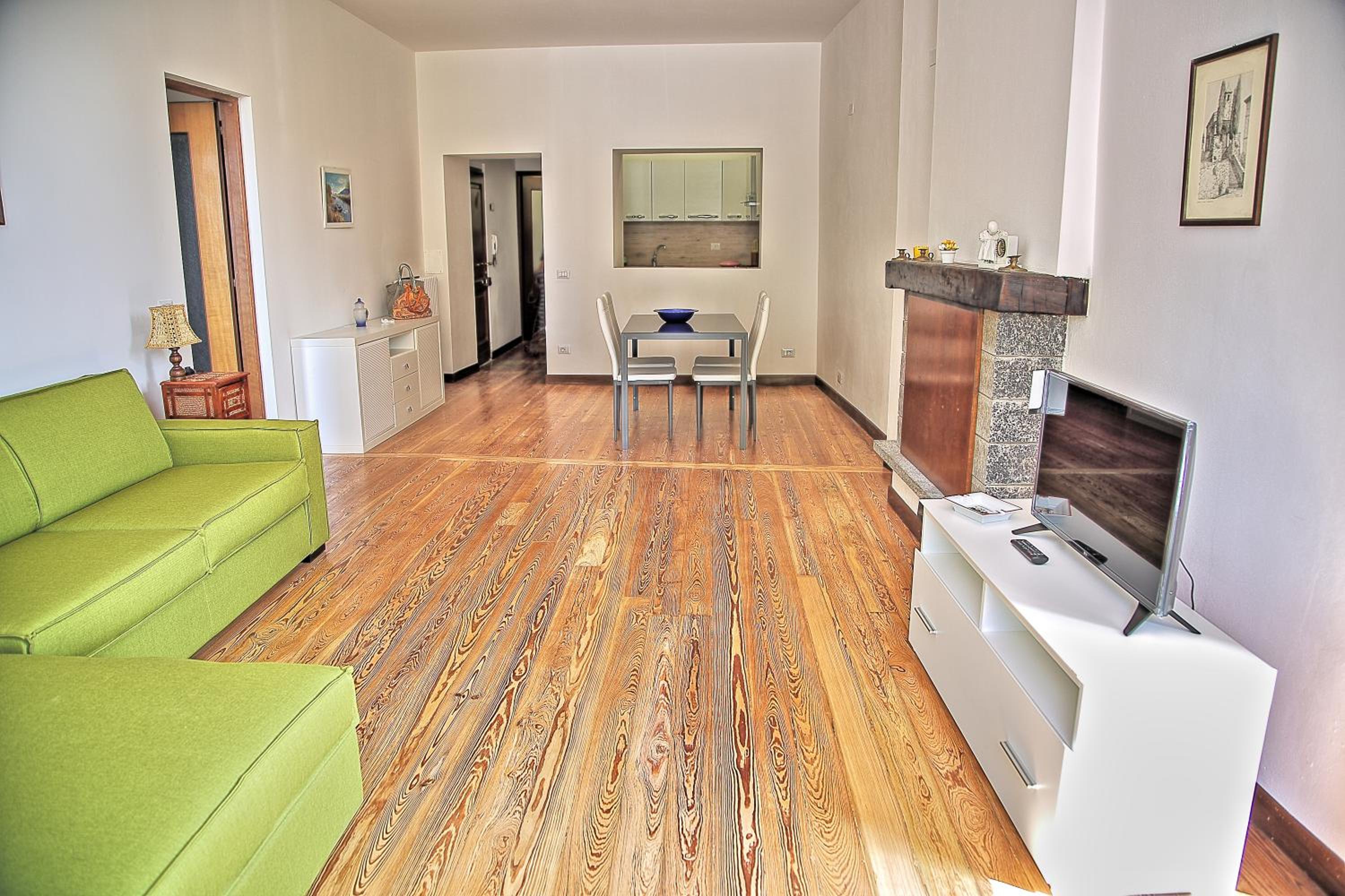 Apartment with Lake View