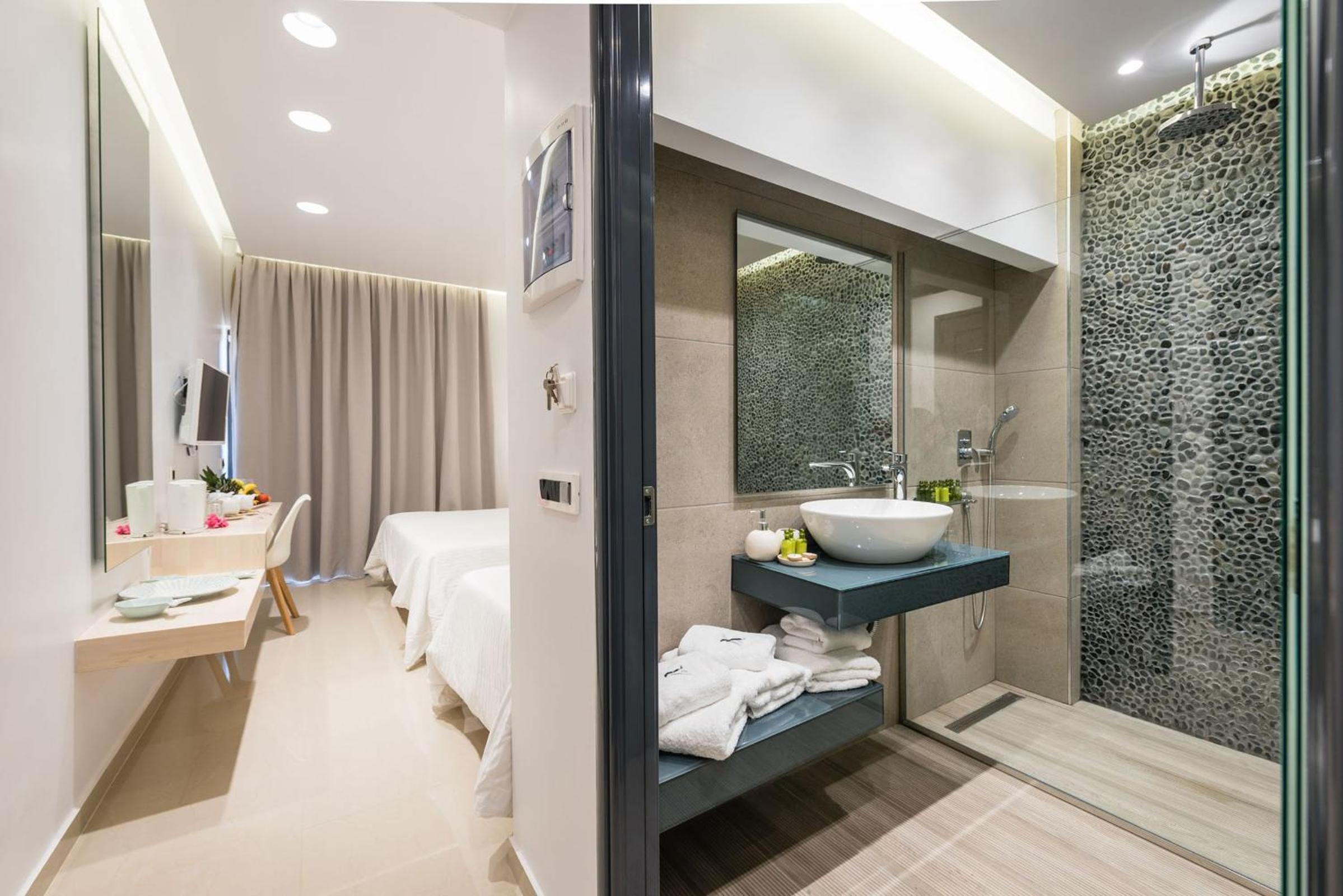 Deluxe Triple Room photo 3