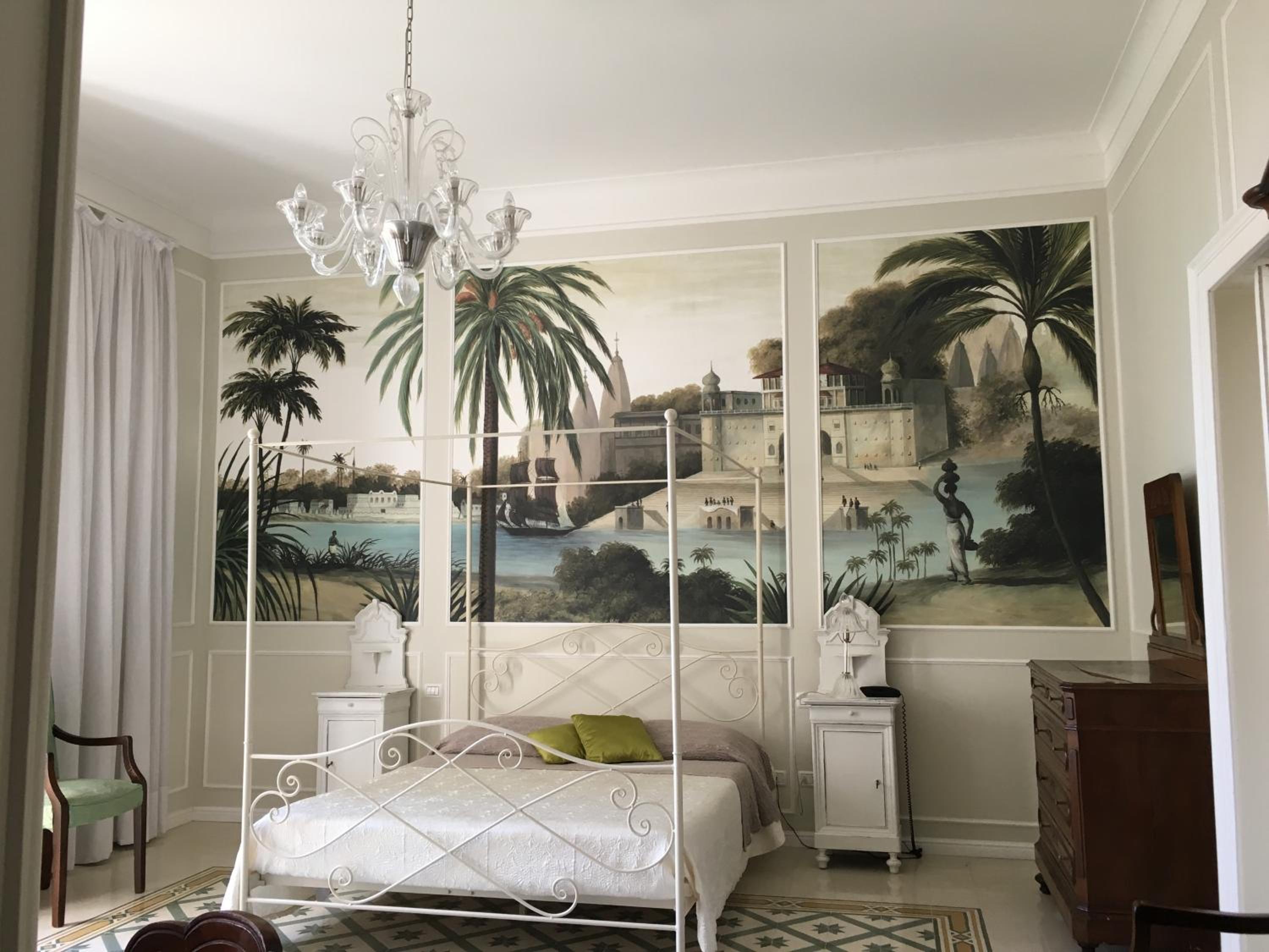 Queen Room with Balcony photo 3