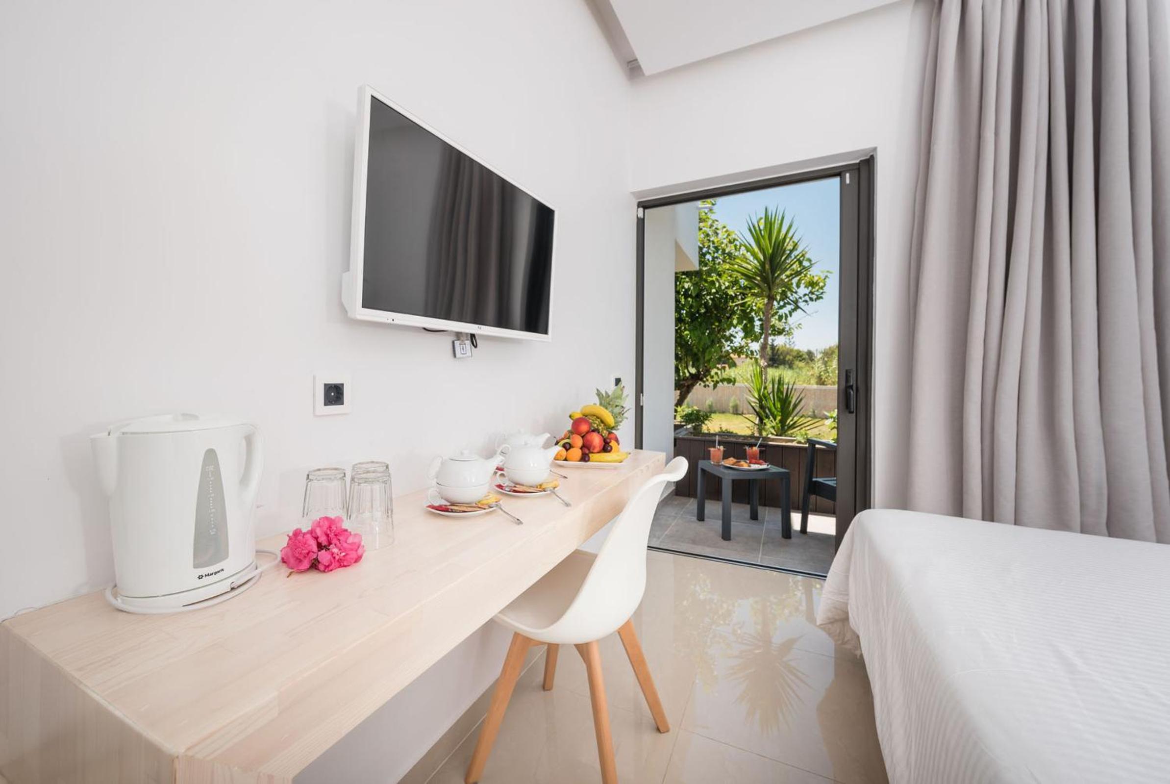 Deluxe Triple Room photo 2