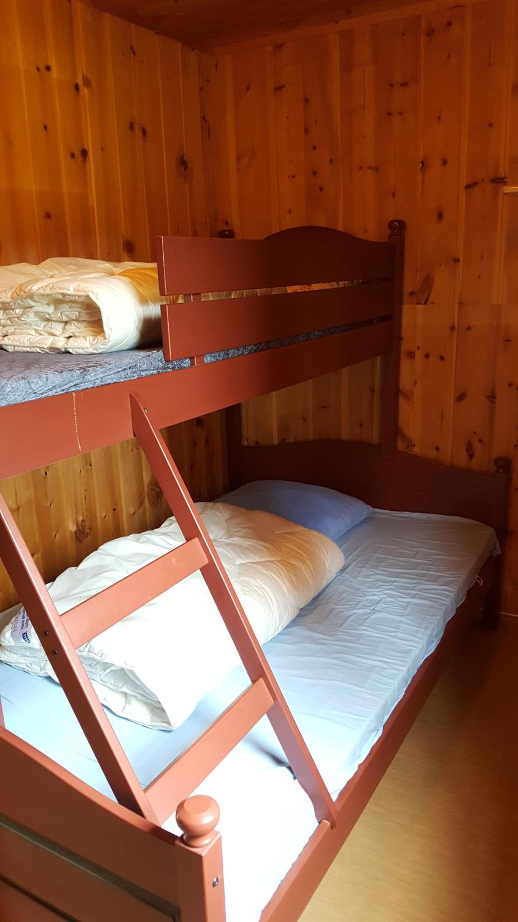 Cottage (4 Adults) with Shared Bathroom photo 3