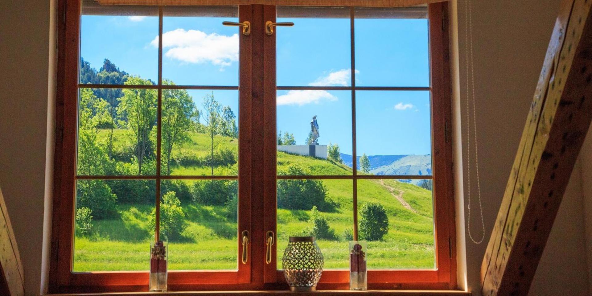 Suite with Mountain View