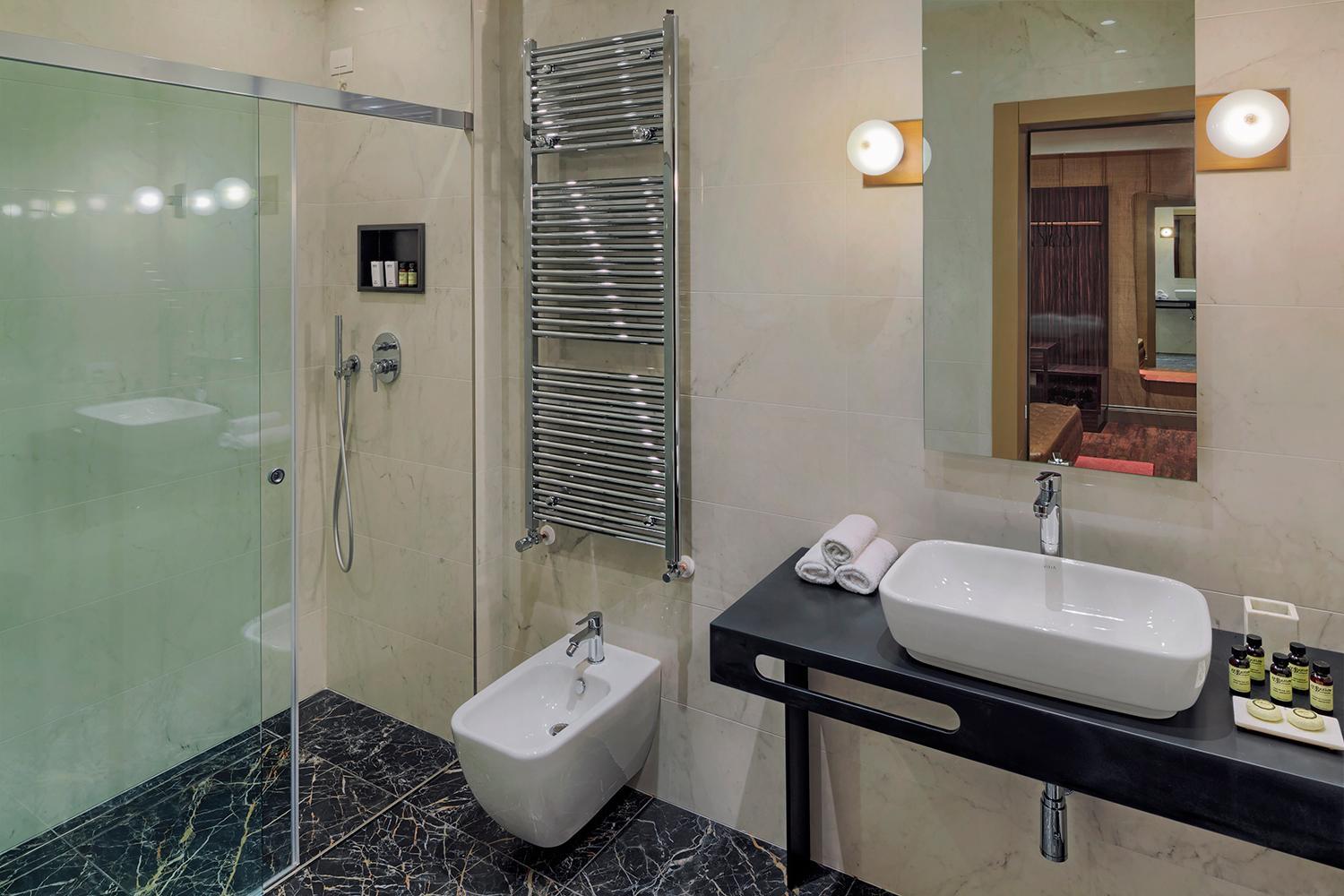 Suite with Canal View photo 2