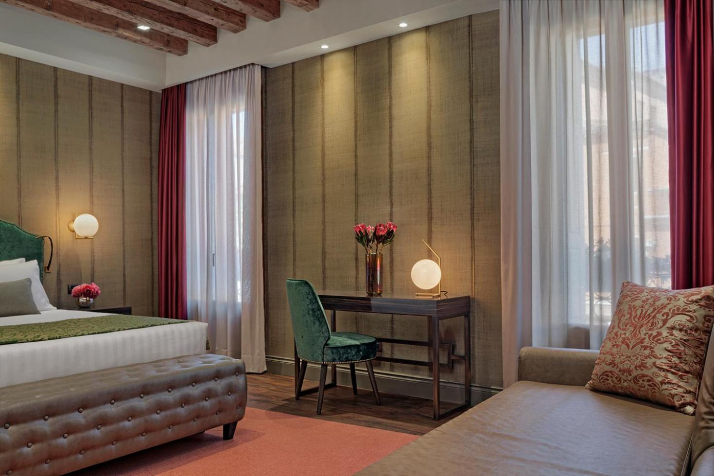 Junior Suite with Canal View photo 3