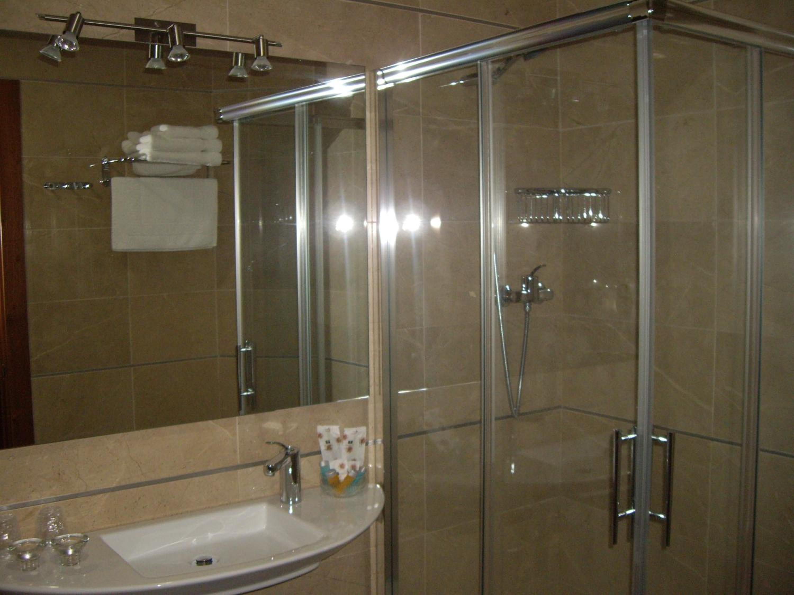 Loft Suite - Photo 3