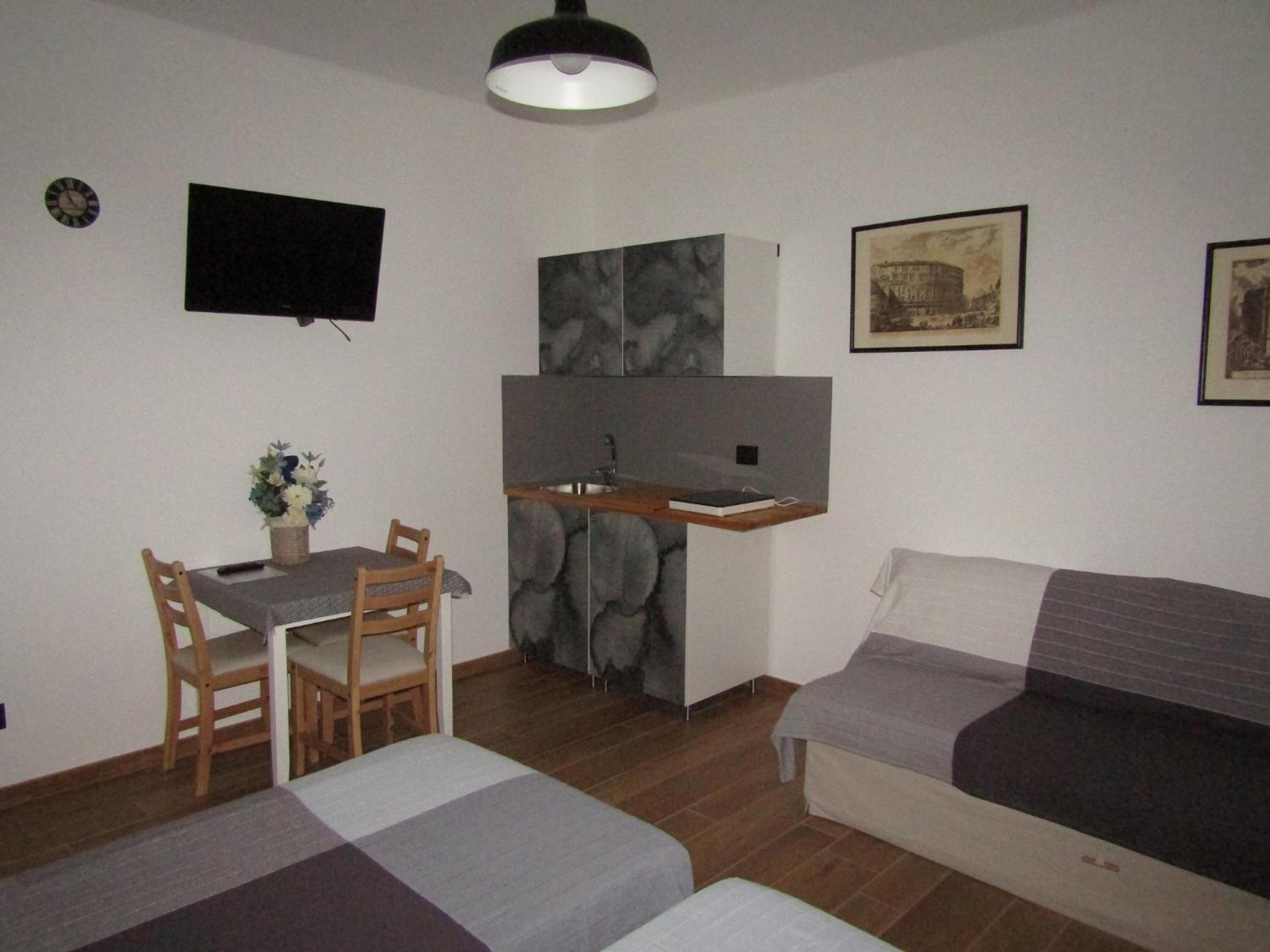Double or Twin Room with Private Bathroom photo 3