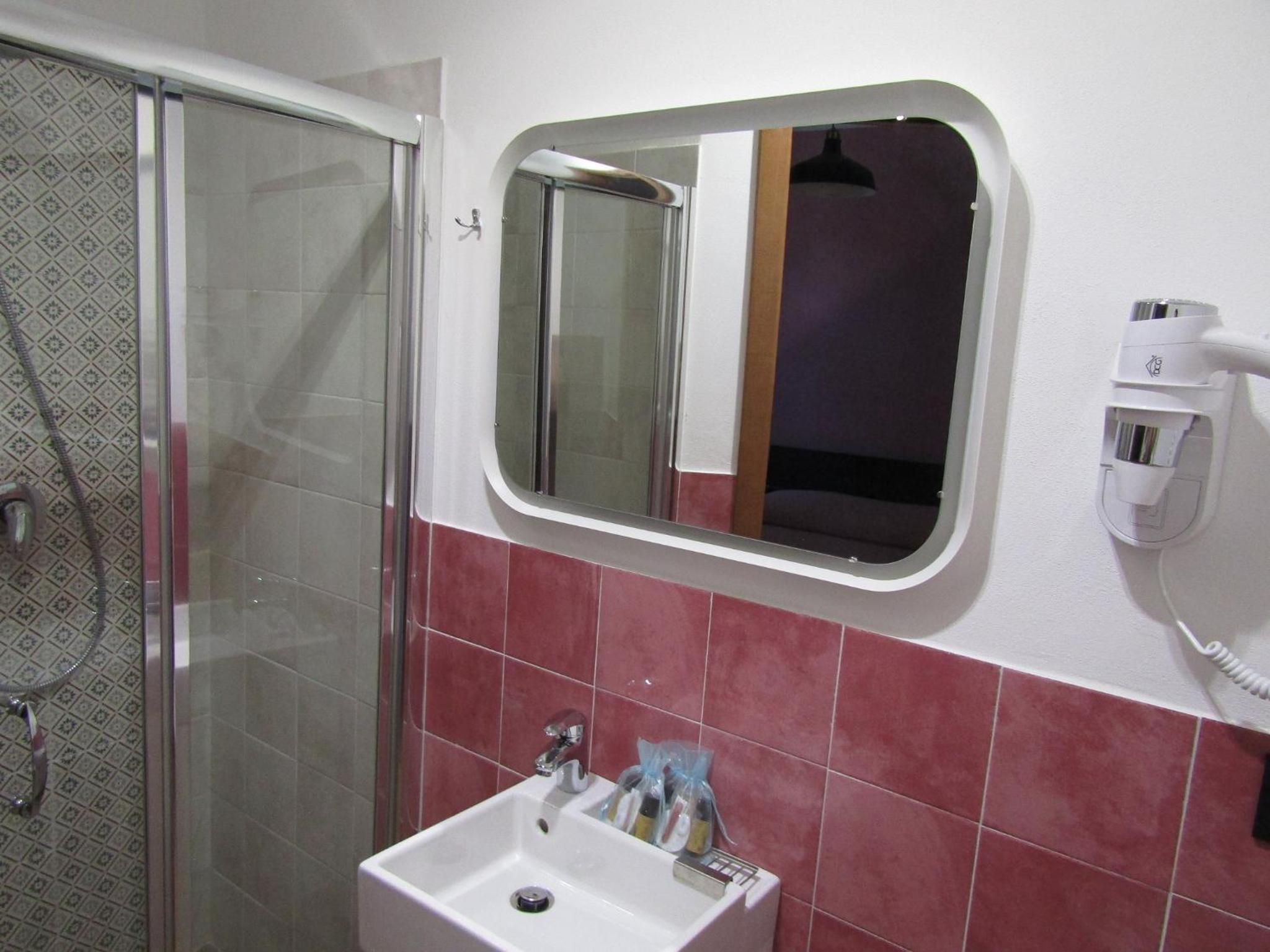 Double Room with Private Bathroom photo 3