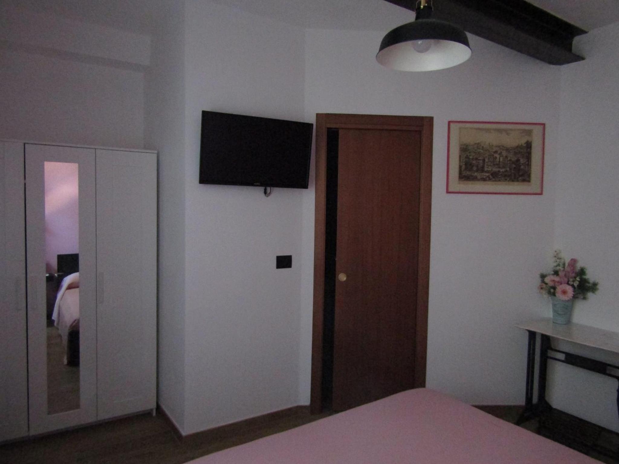 Double Room with Private Bathroom photo 2