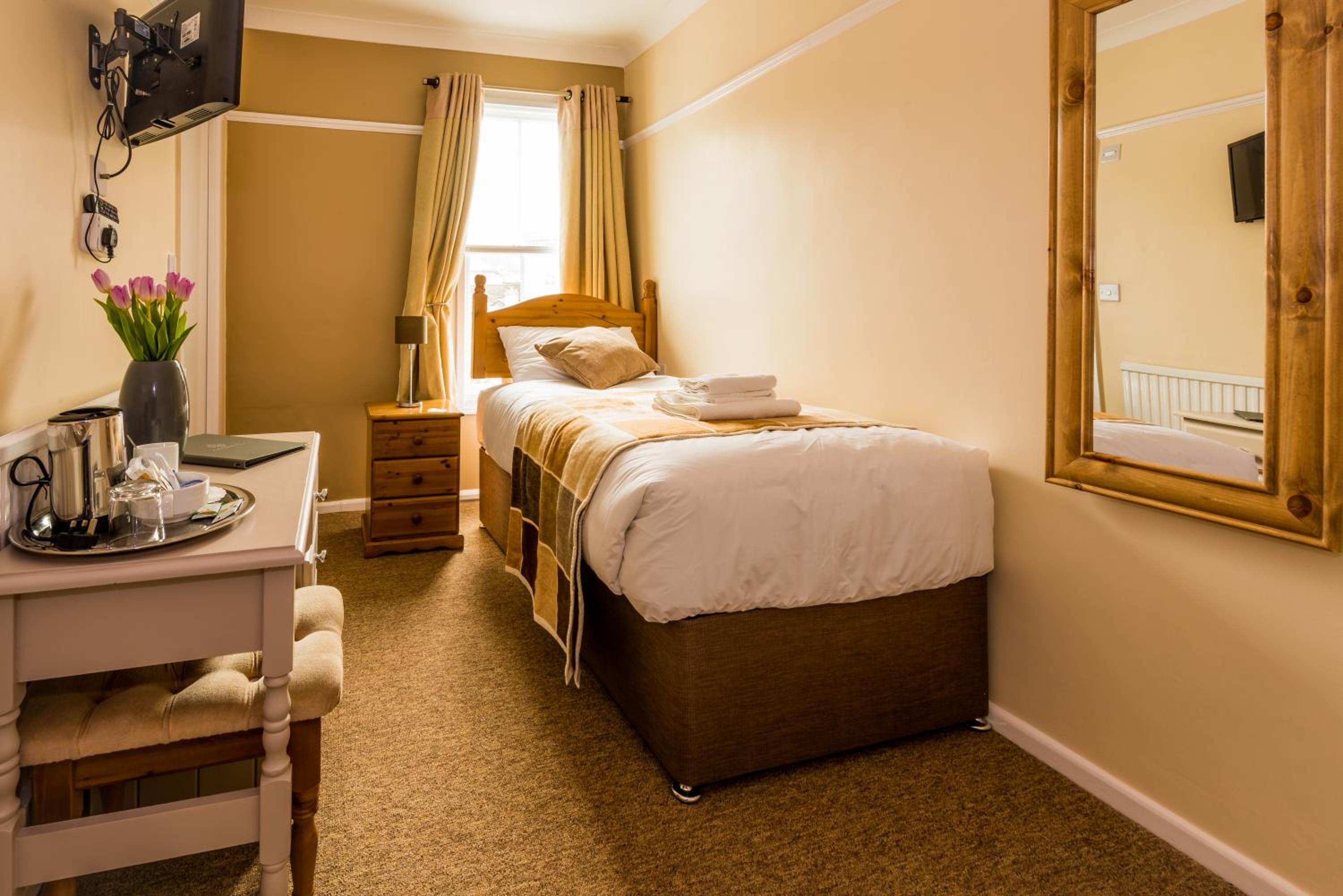 Single Room photo 3