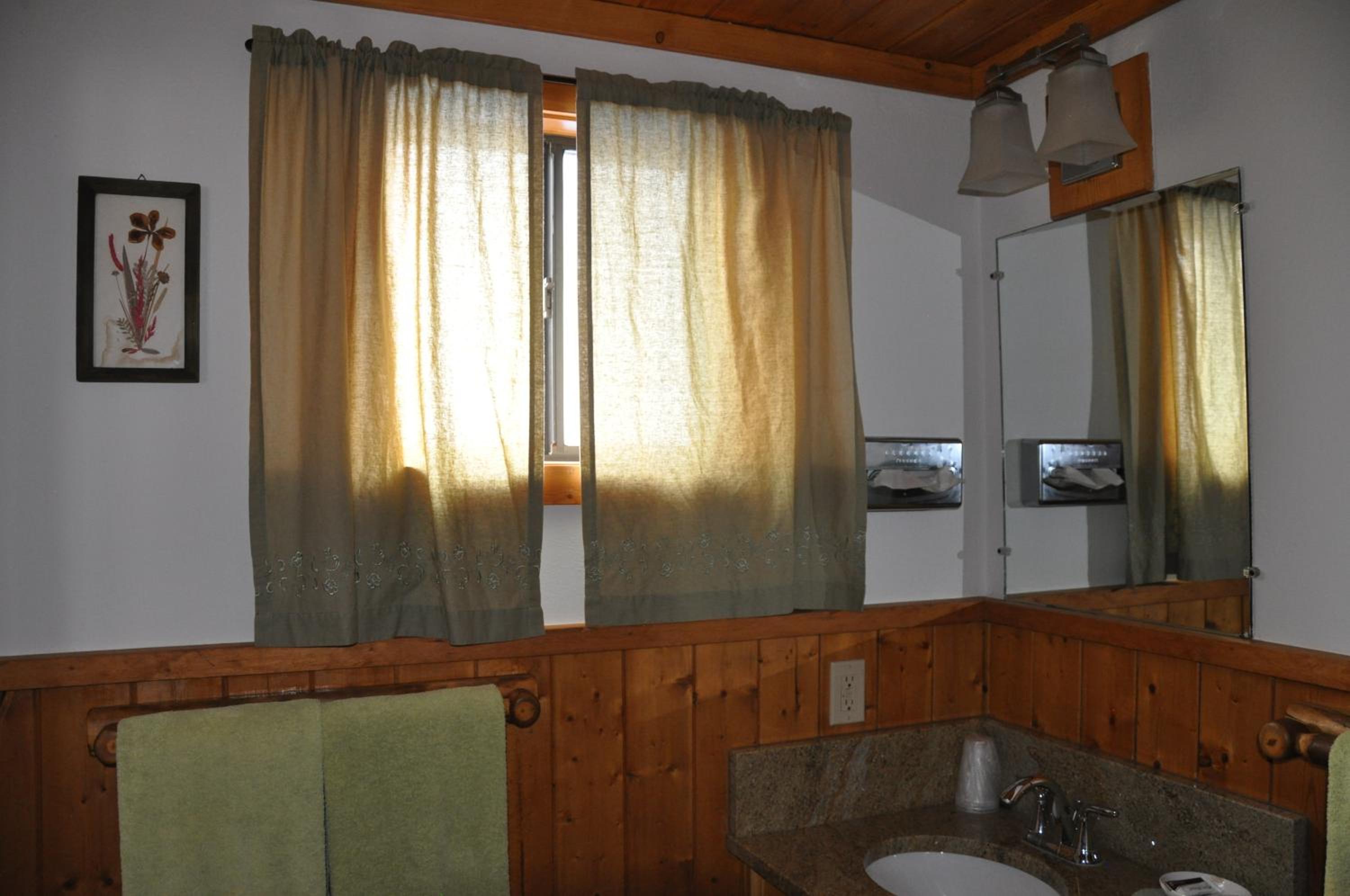 Queen Room photo 3