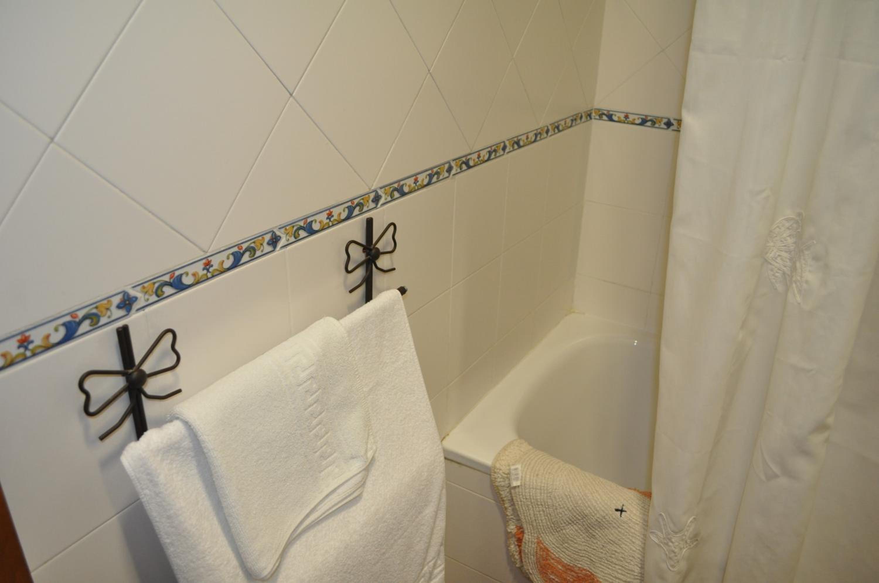 Two-Bedroom Apartment - Photo 6