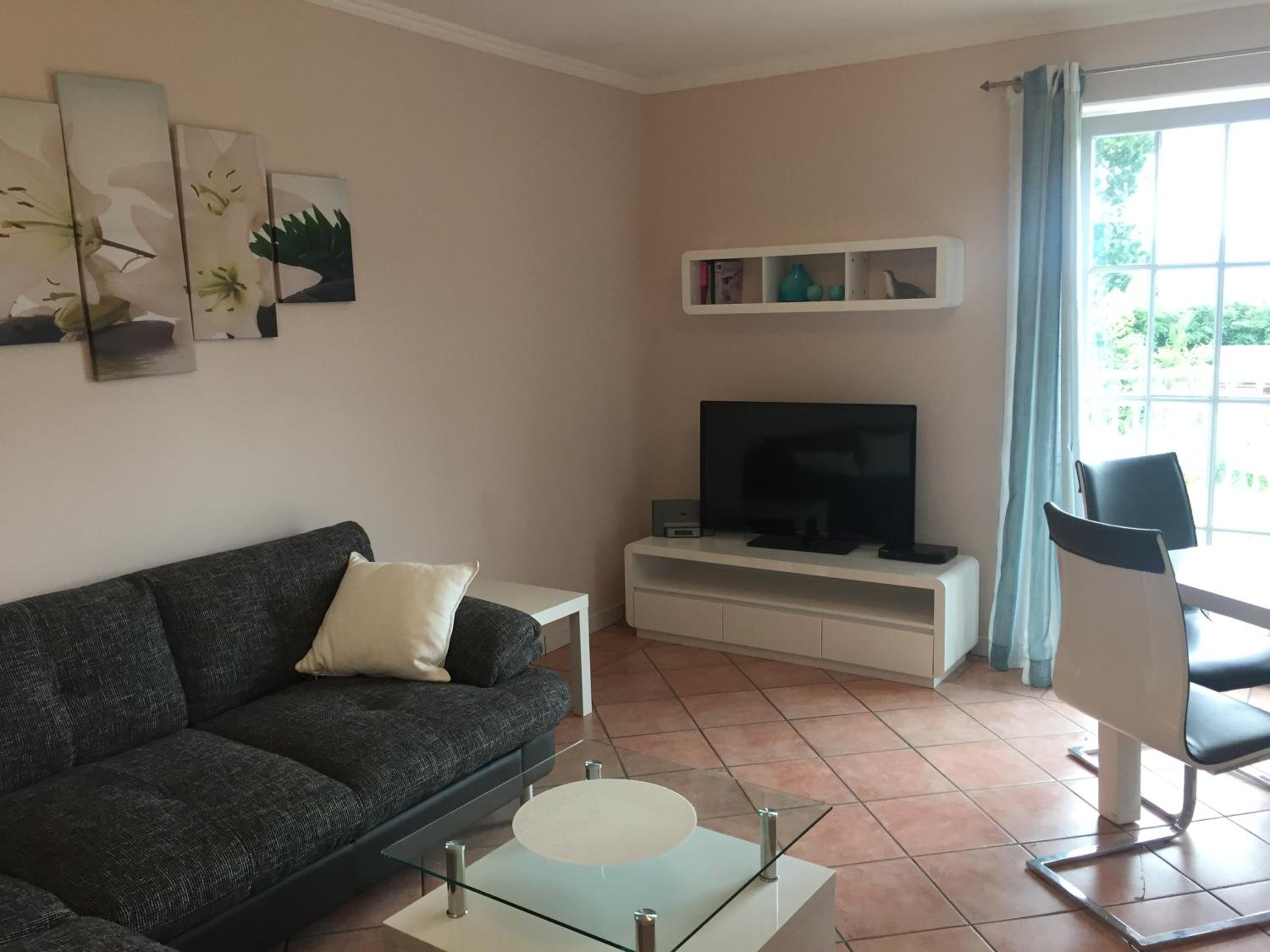 Apartment with Garden View - Photo 4