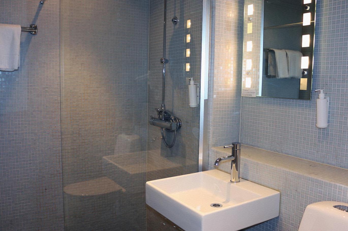 Double Room - Photo 6