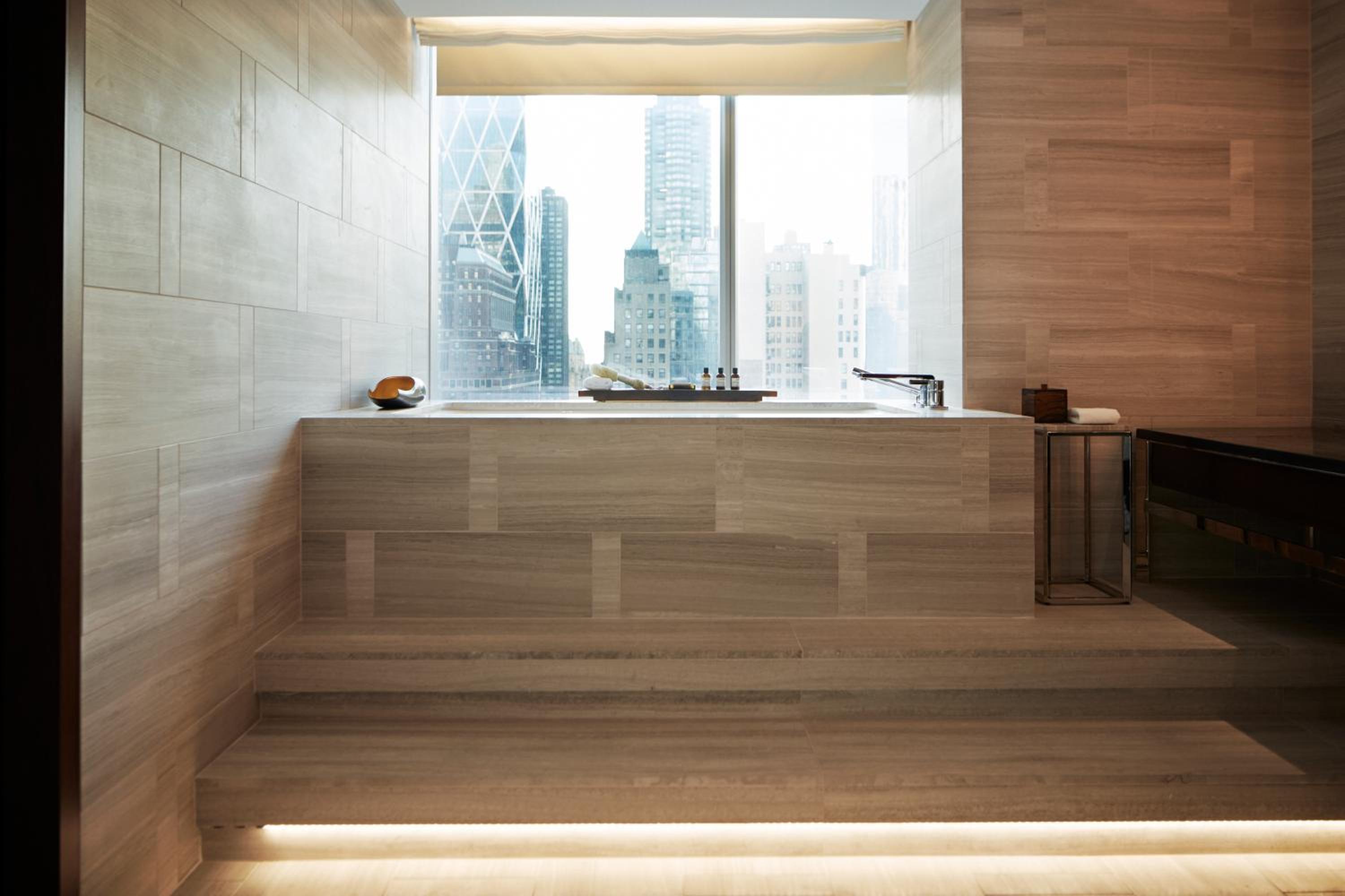 One-Bedroom Suite thumbnail 6
