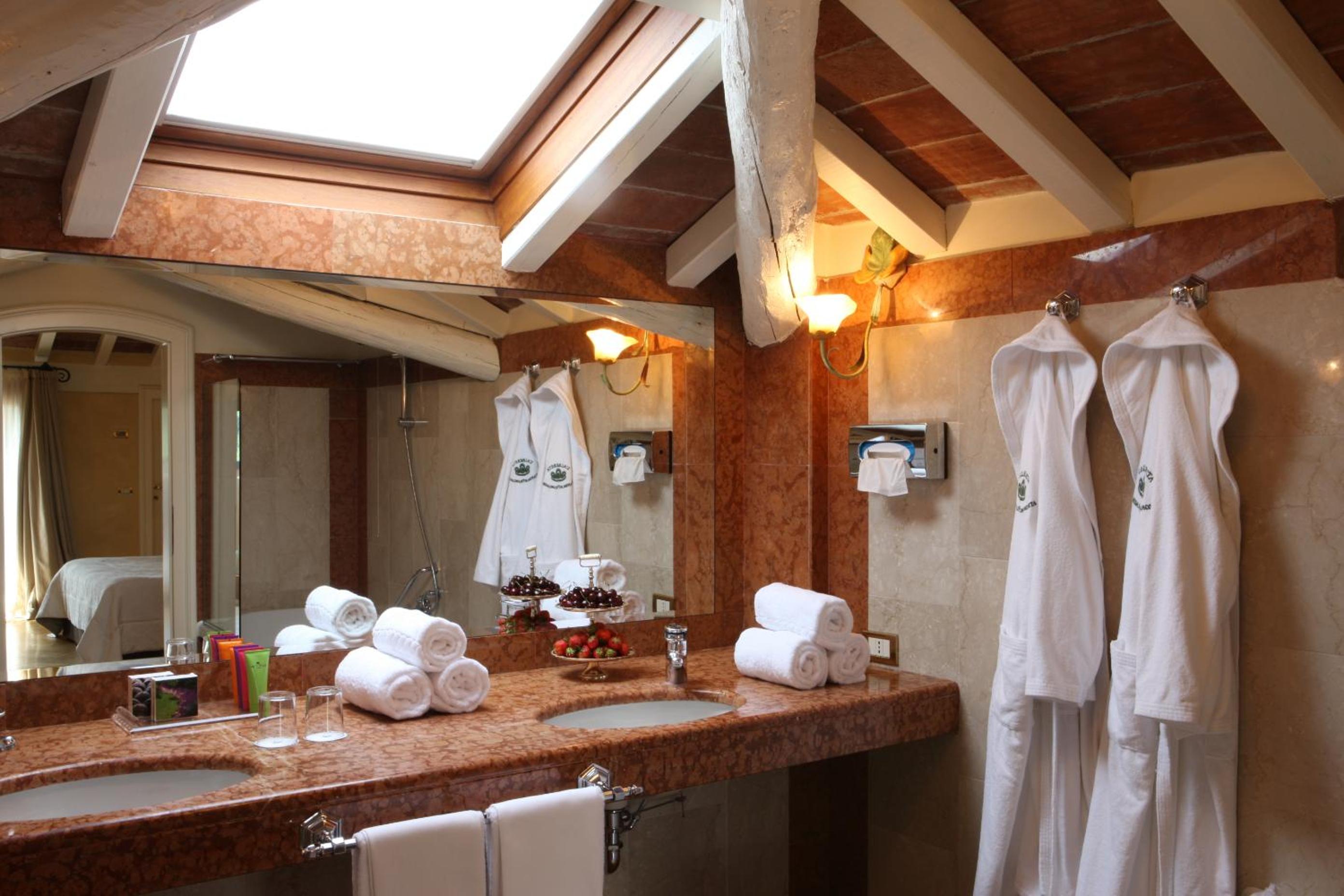 Superior Double or Twin Room - Photo 4