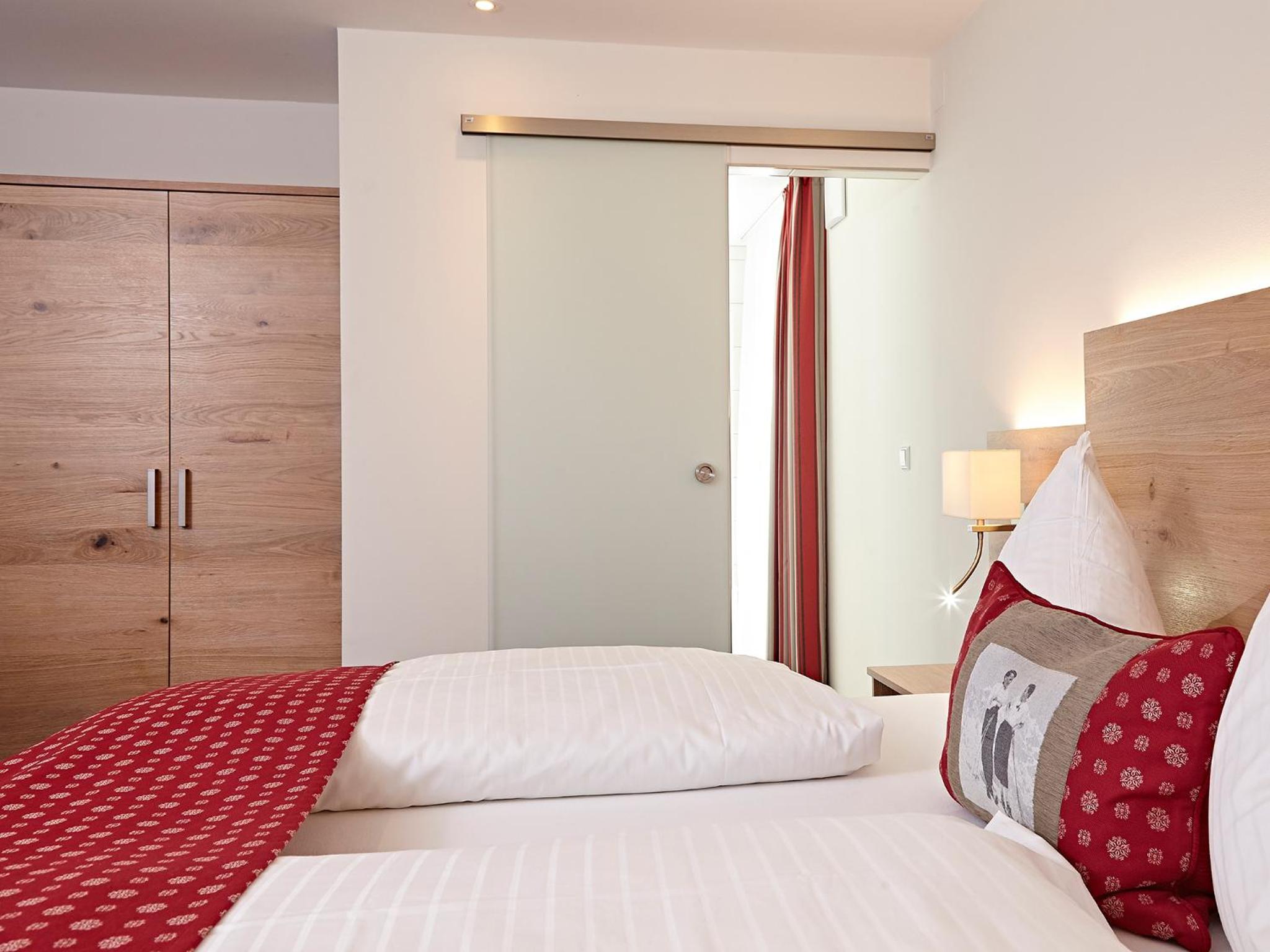 Large Double Room - Photo 2