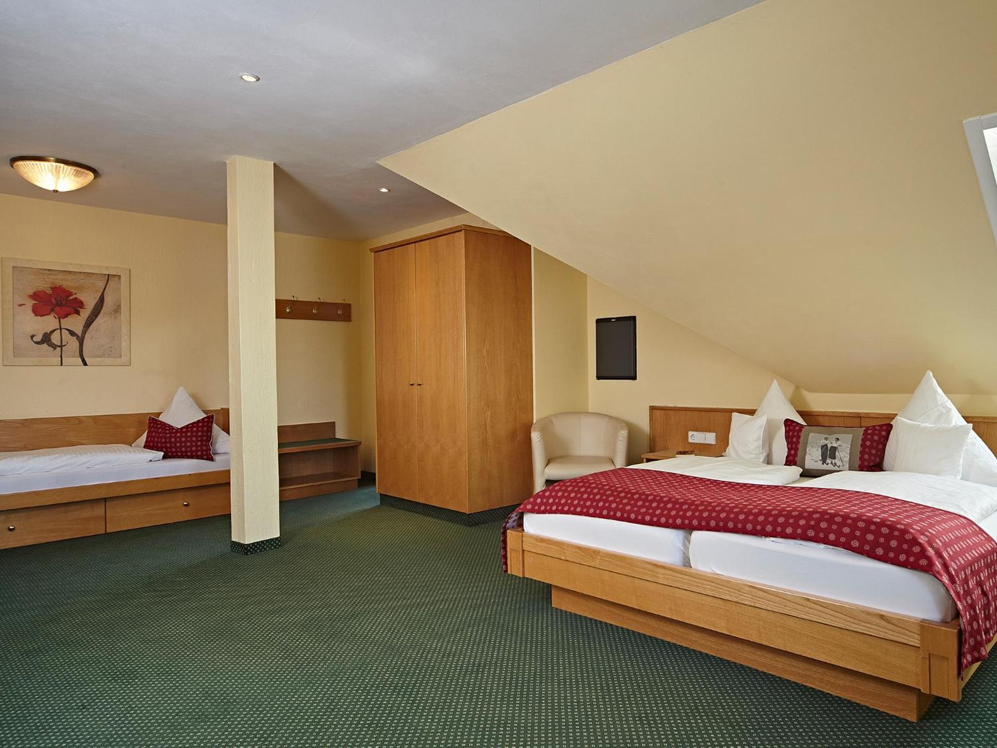Double Room with Extra Bed - Photo 10