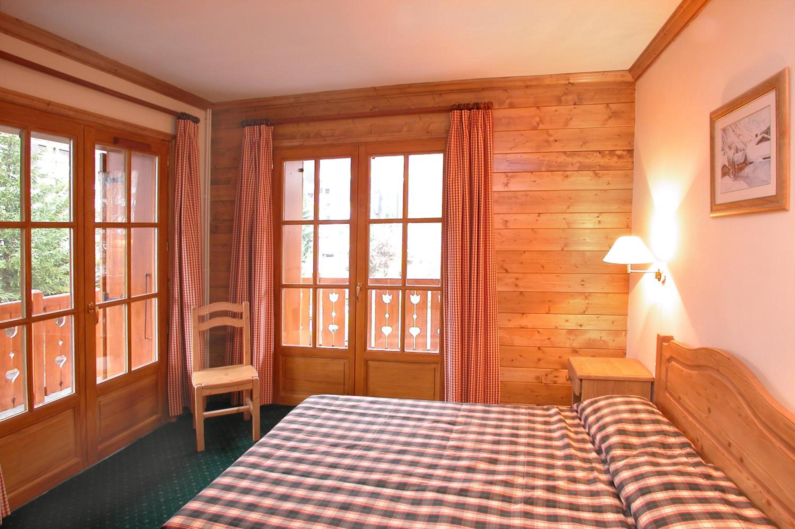 Two-Bedroom Apartment (8 Adults)