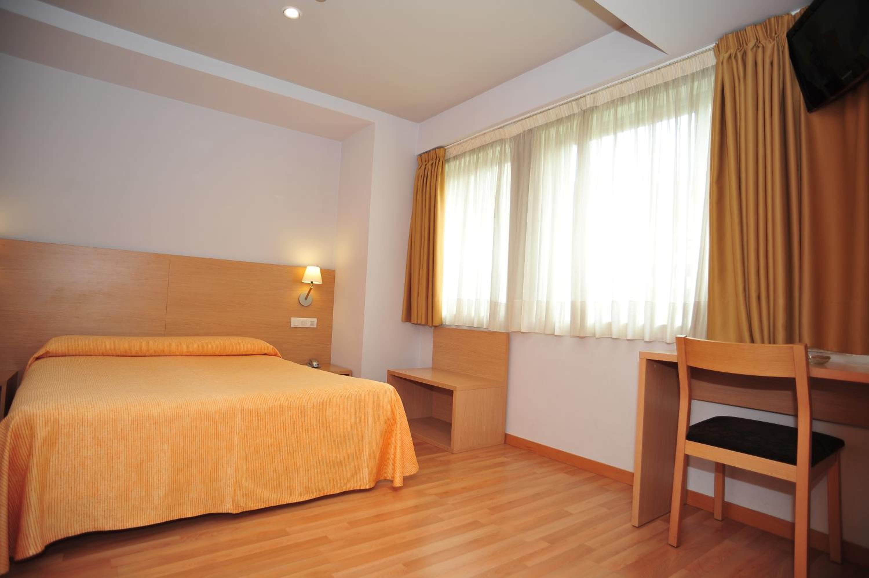 Queen Room photo 3