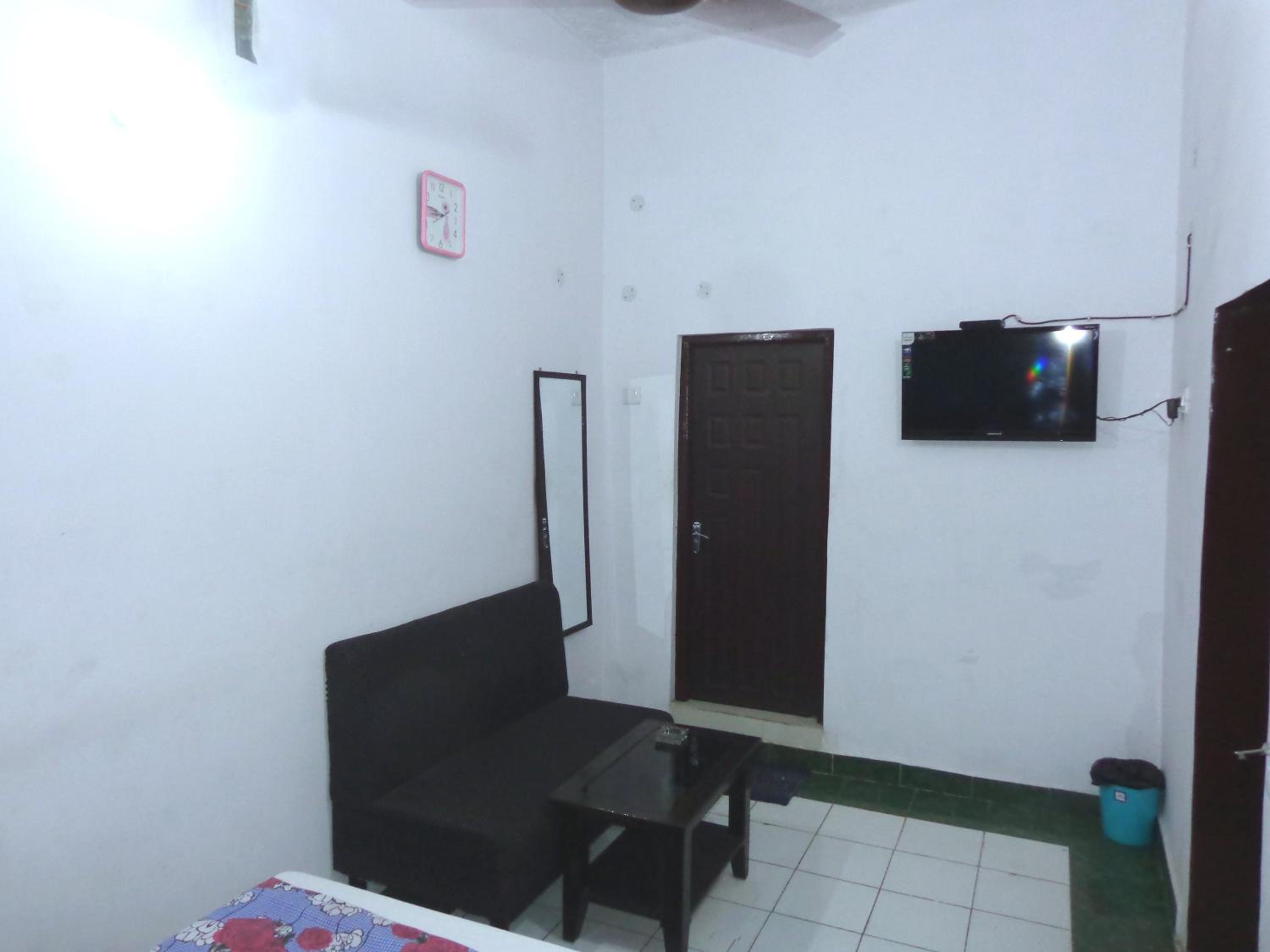 Deluxe Room - Photo 16