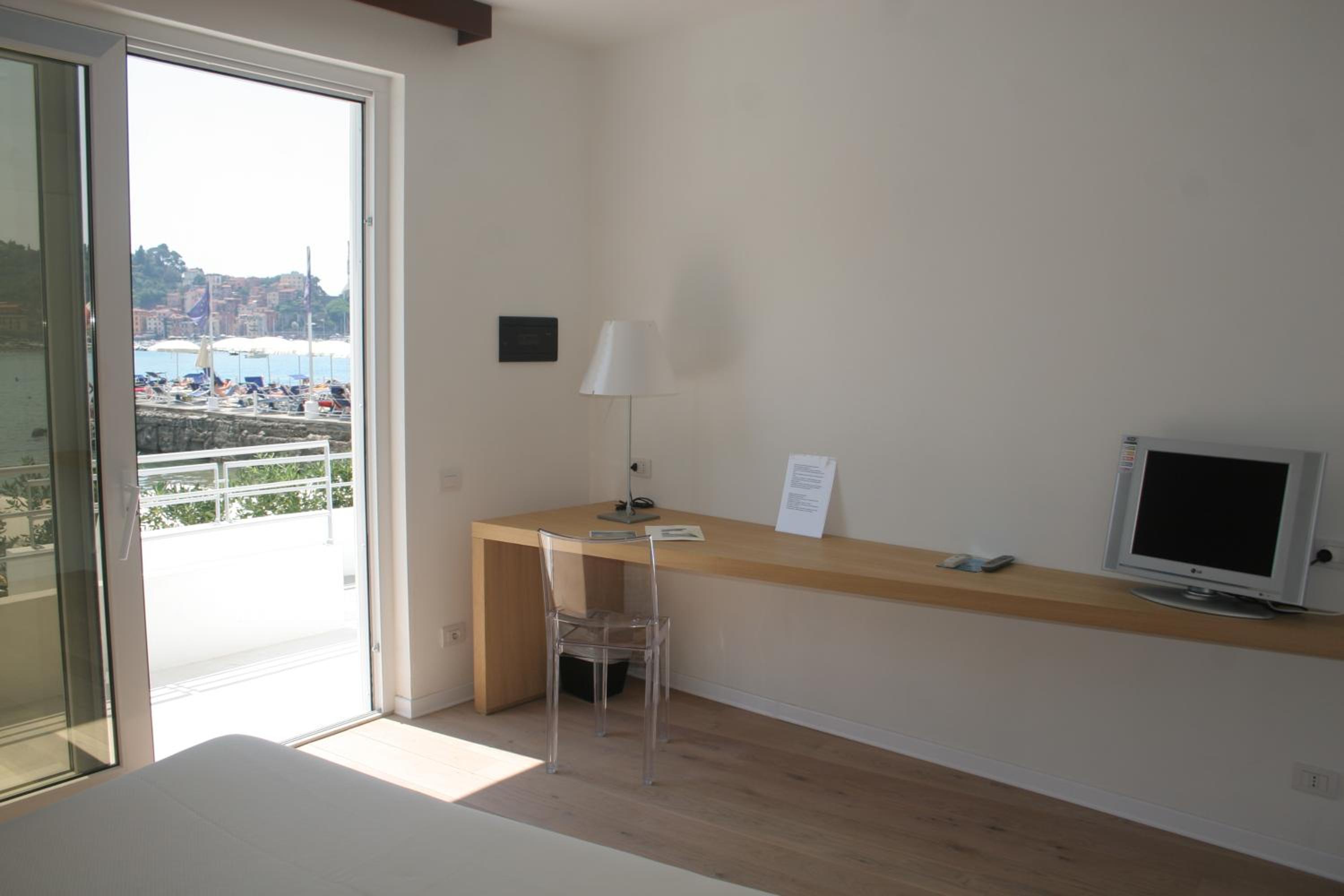 Double Room with Sea View photo 3
