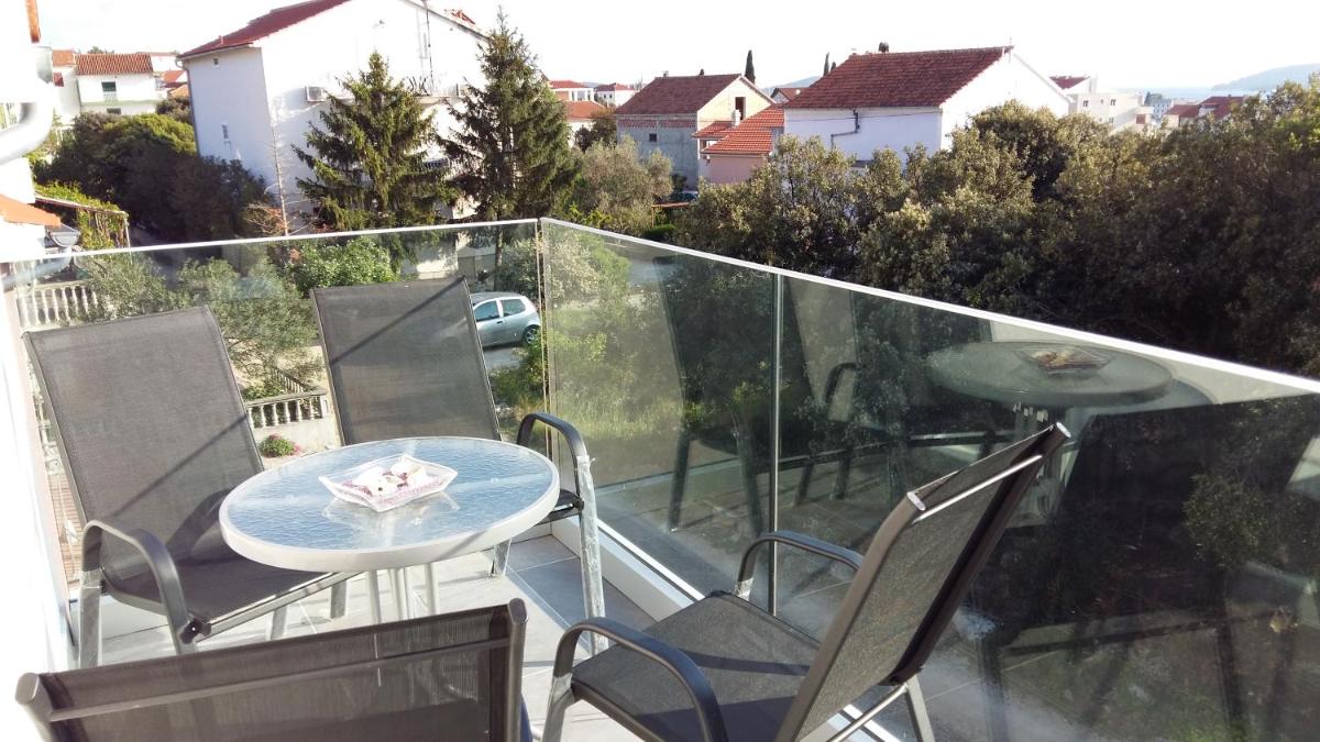 Apartment with Sea View - Photo 13