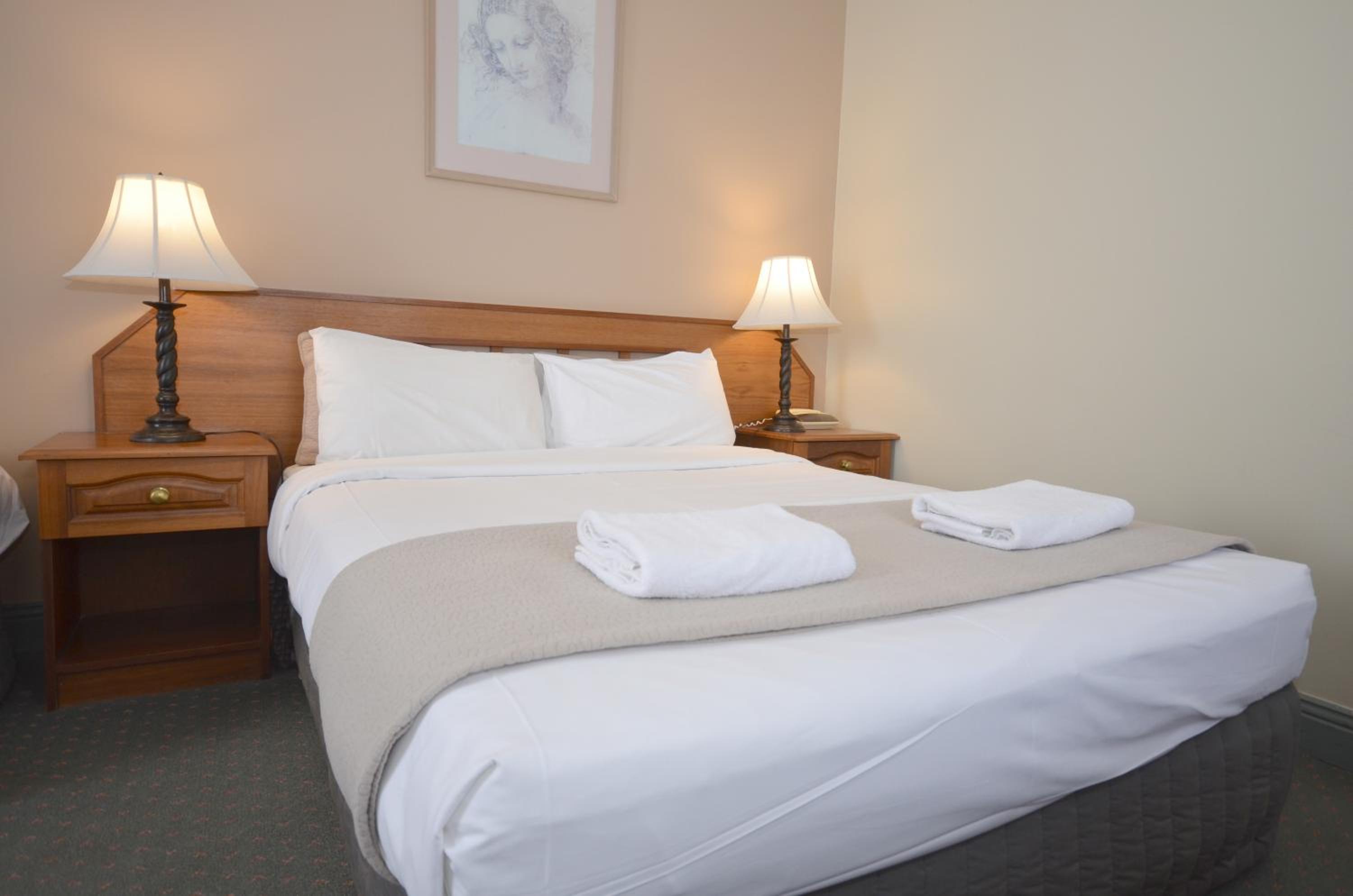 Standard King Room photo 1