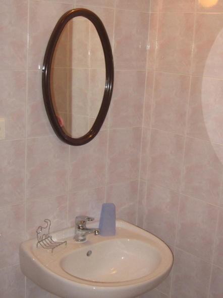 Double or Twin Room - Photo 7