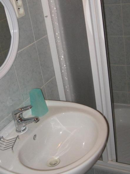 Triple Room - Photo 6