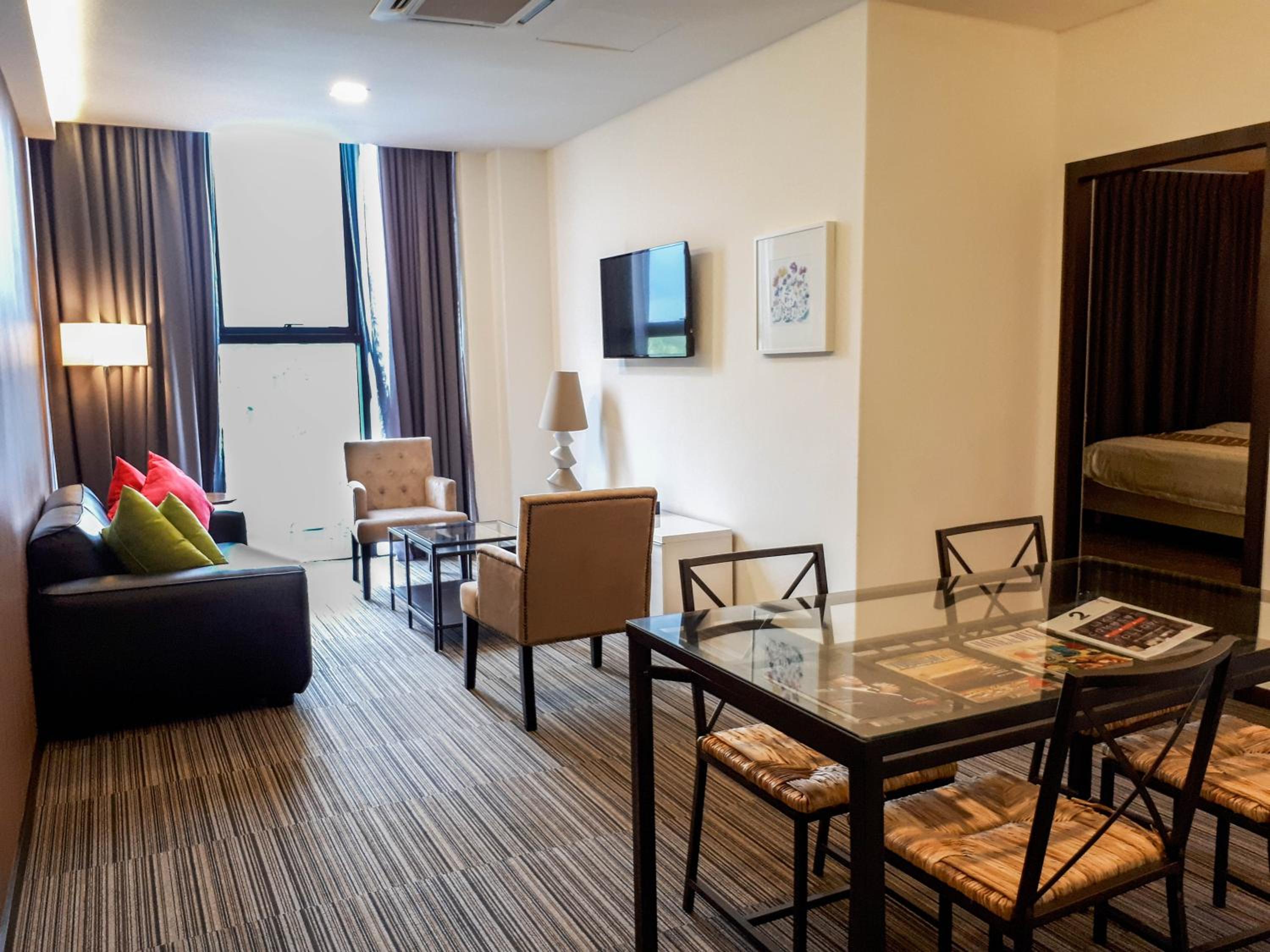 Executive Suite - Photo 1