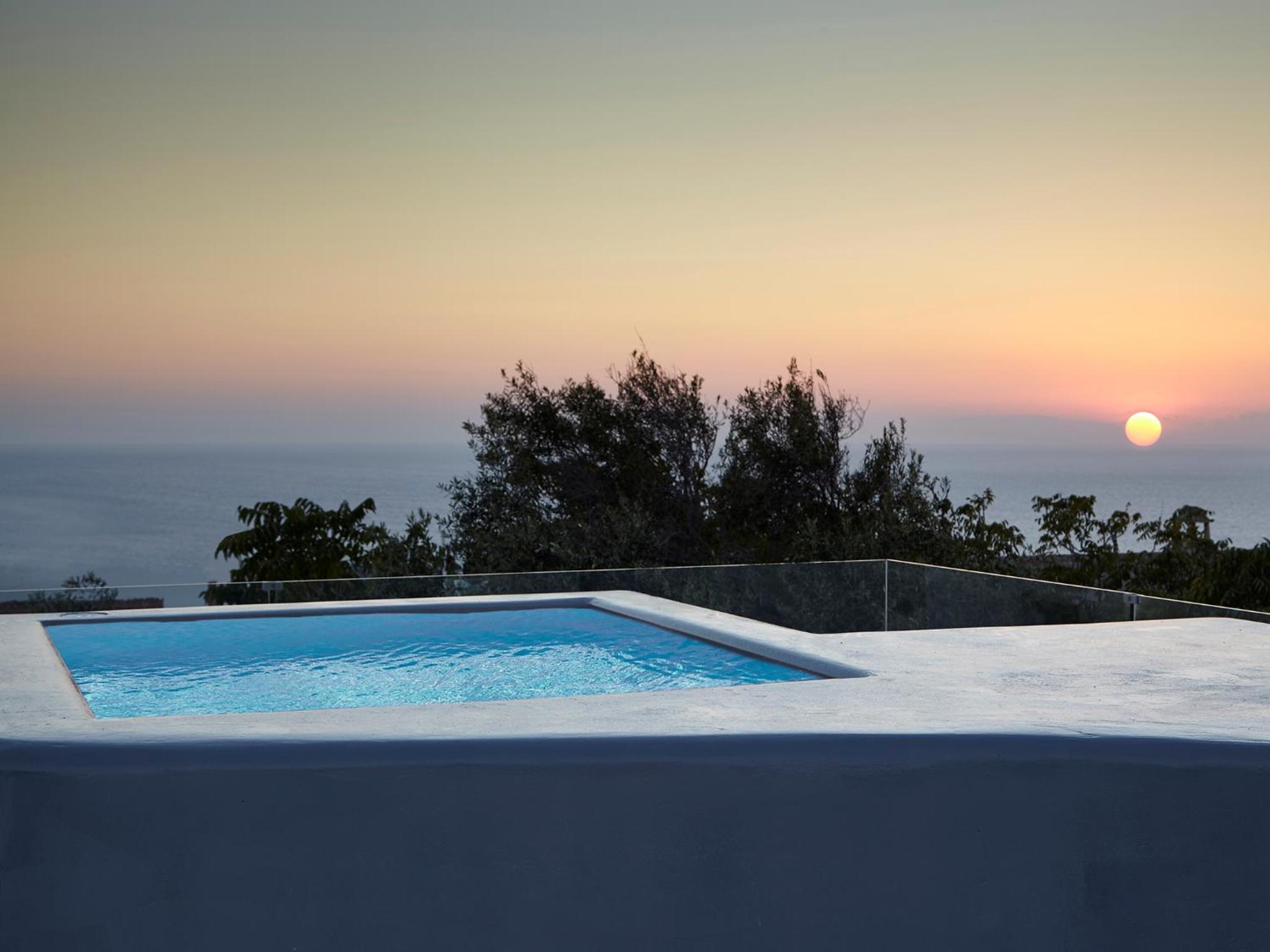 Deluxe Double Suite with Hot Tub - Marco Sanudo