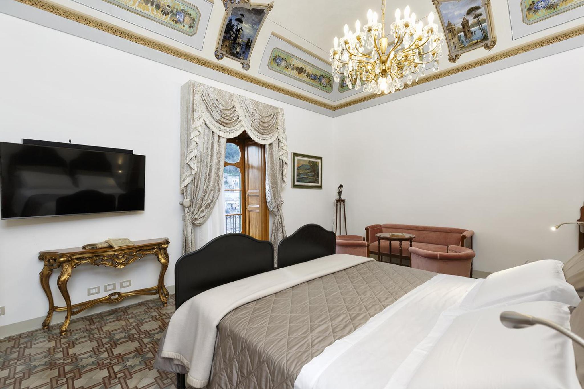 Suite with City View photo 2
