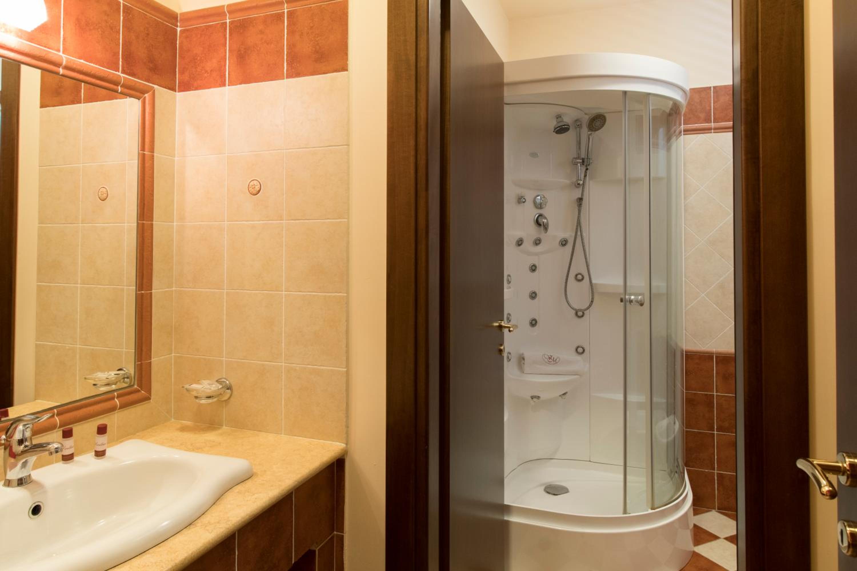 Triple Room - Photo 8
