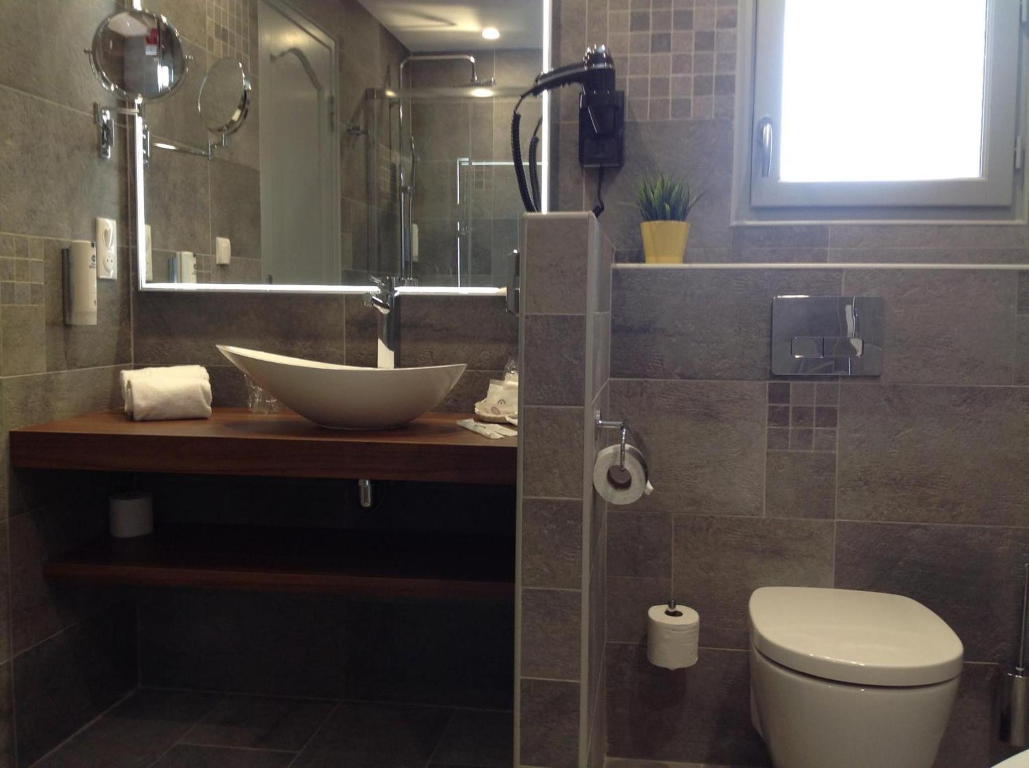 Junior King Suite - Non-Smoking - Photo 6