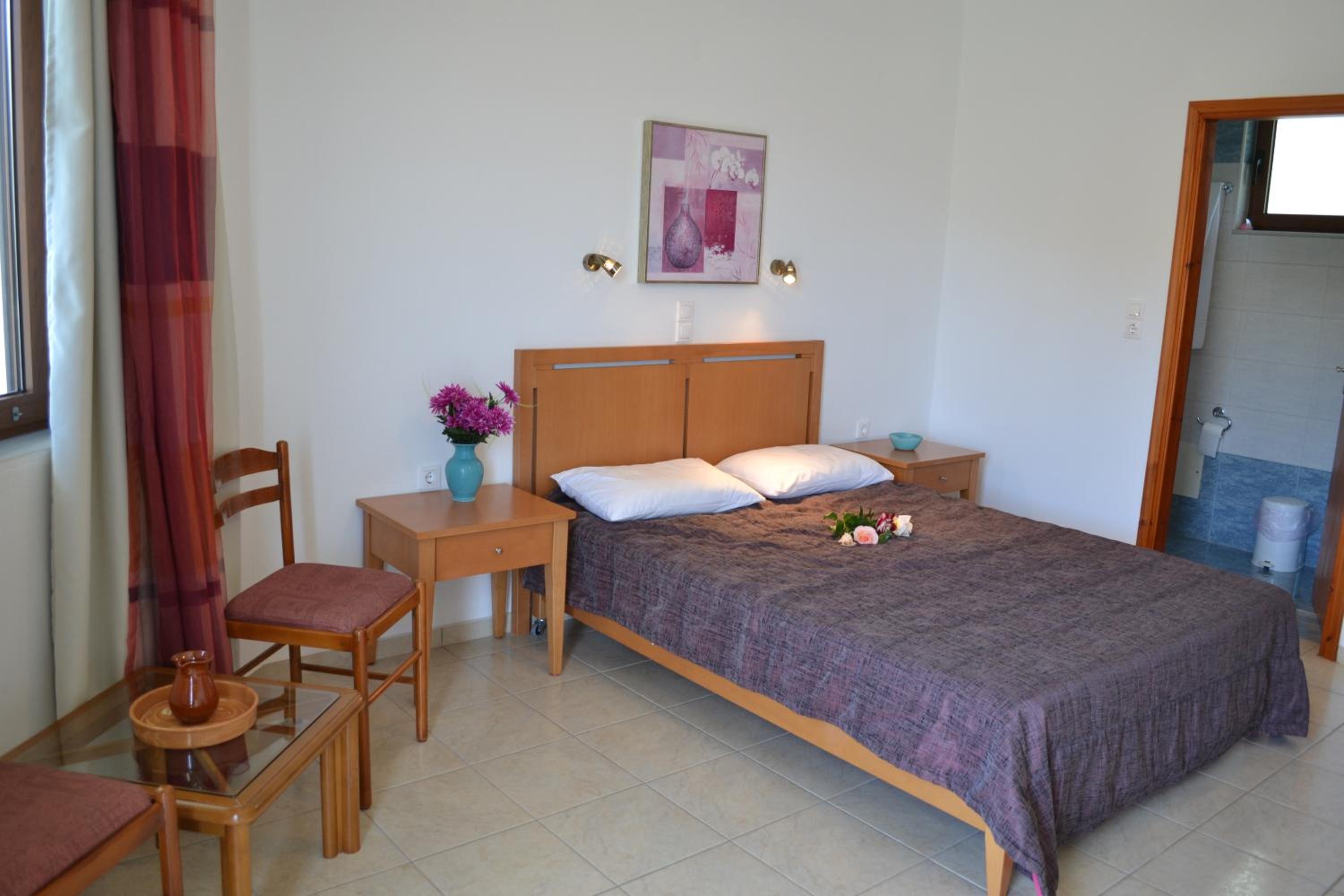 Studio (2 Adults)