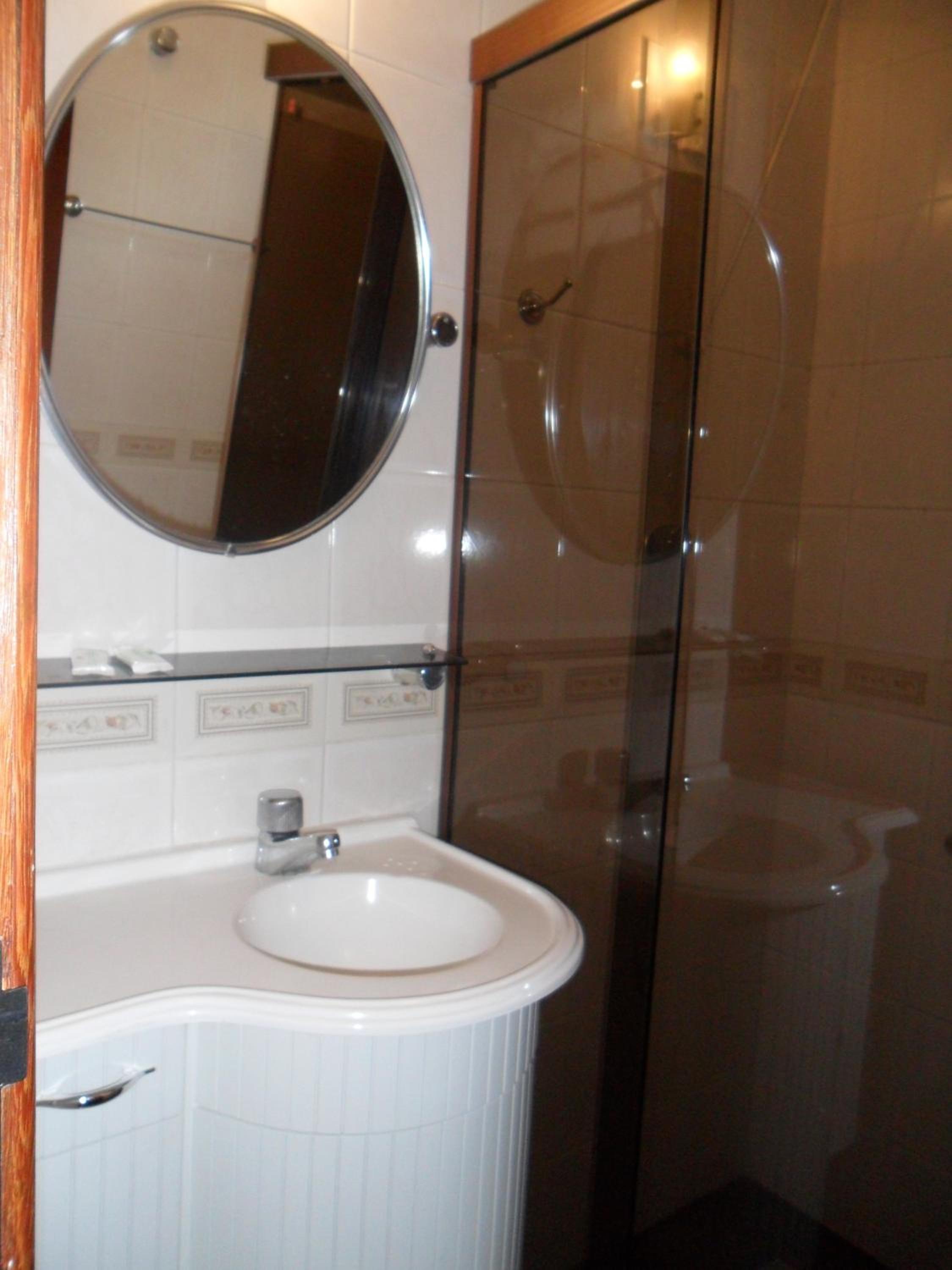Double or Twin Room - Photo 12