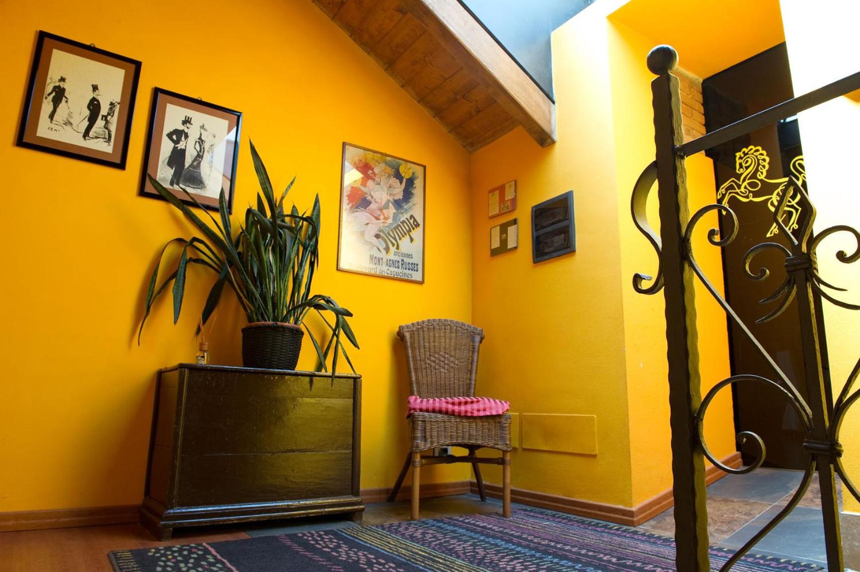 Twin Room - Photo 2