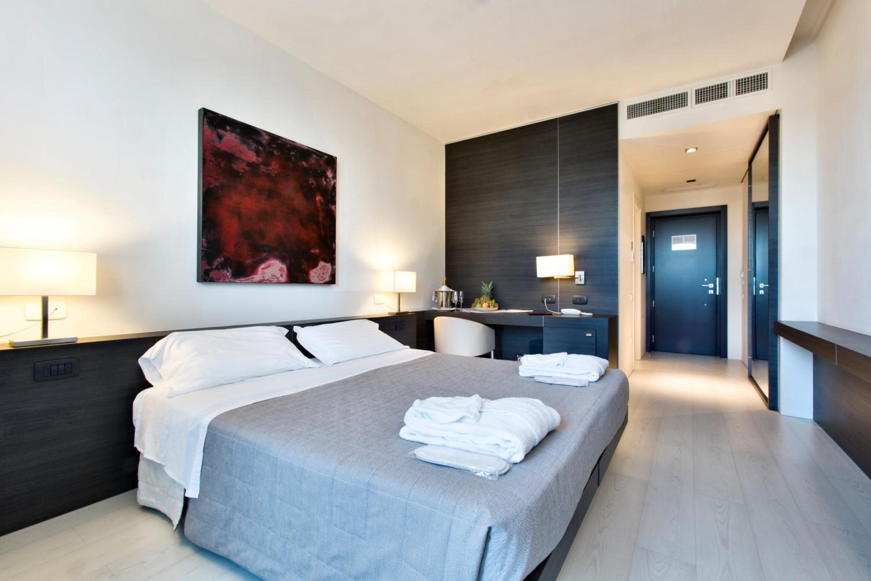 Standard Double or Twin Room - Photo 1