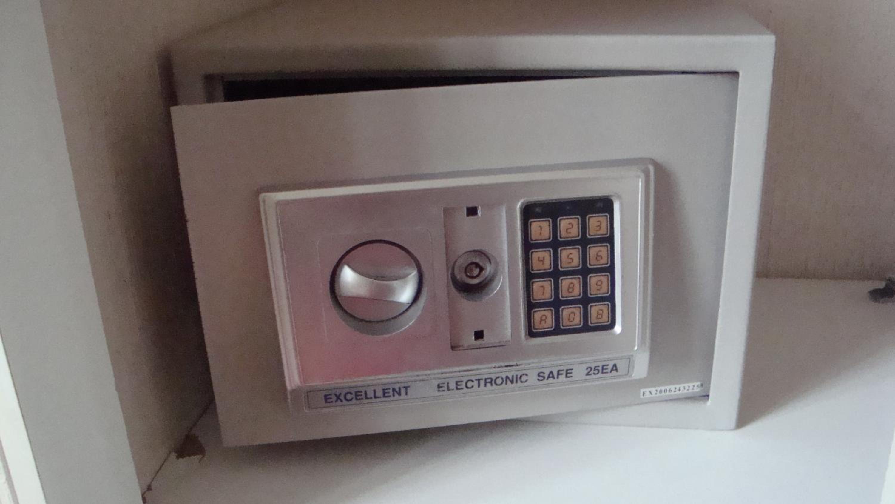 Single Room photo 2