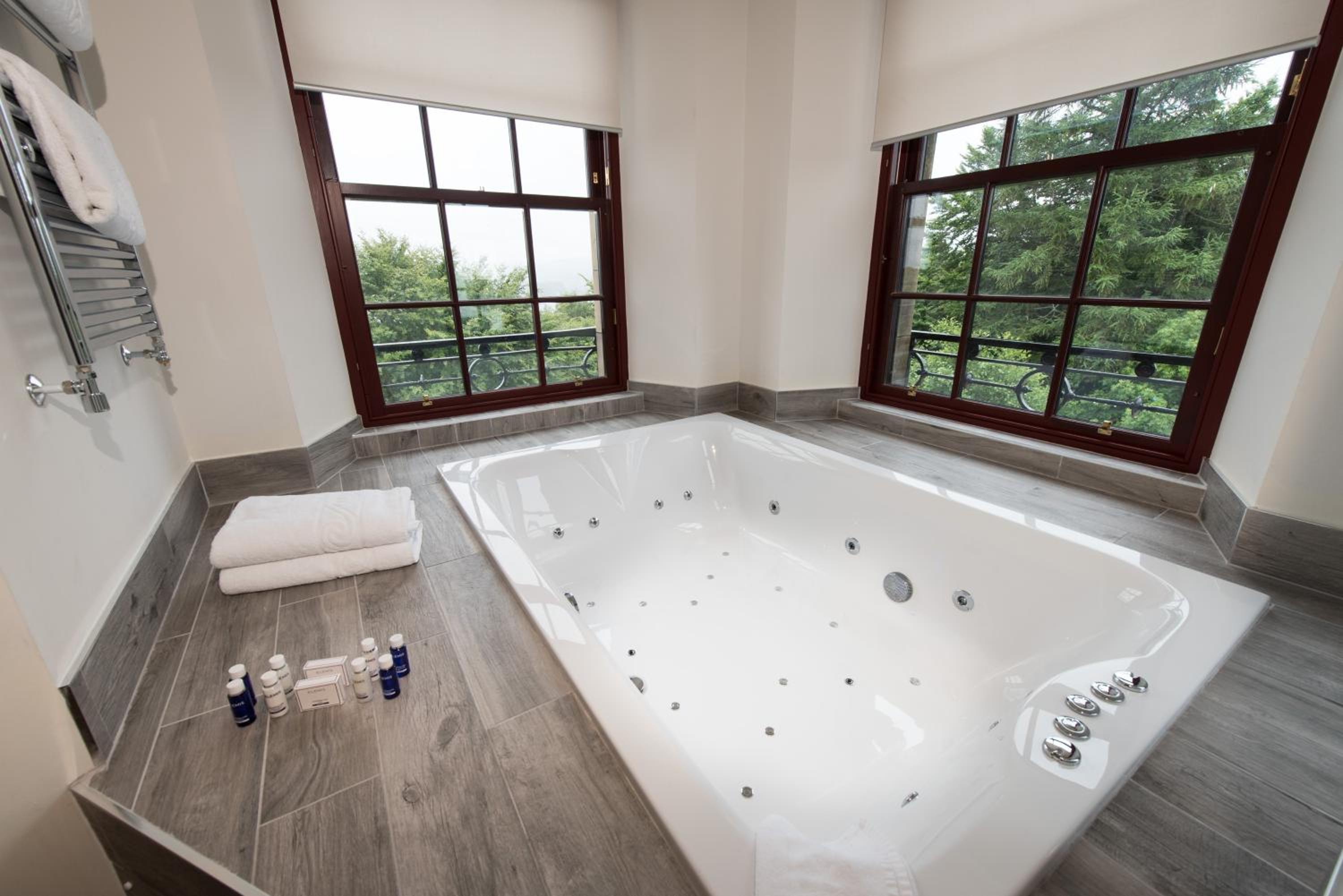 Clyde Suite with Spa Bath - Photo 5