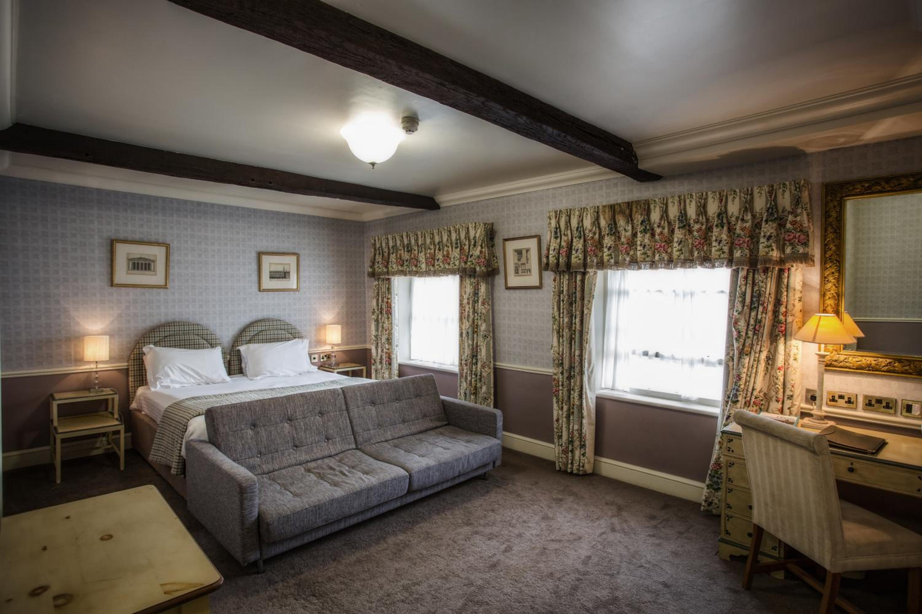 Superior King Room - Non-Smoking photo 2