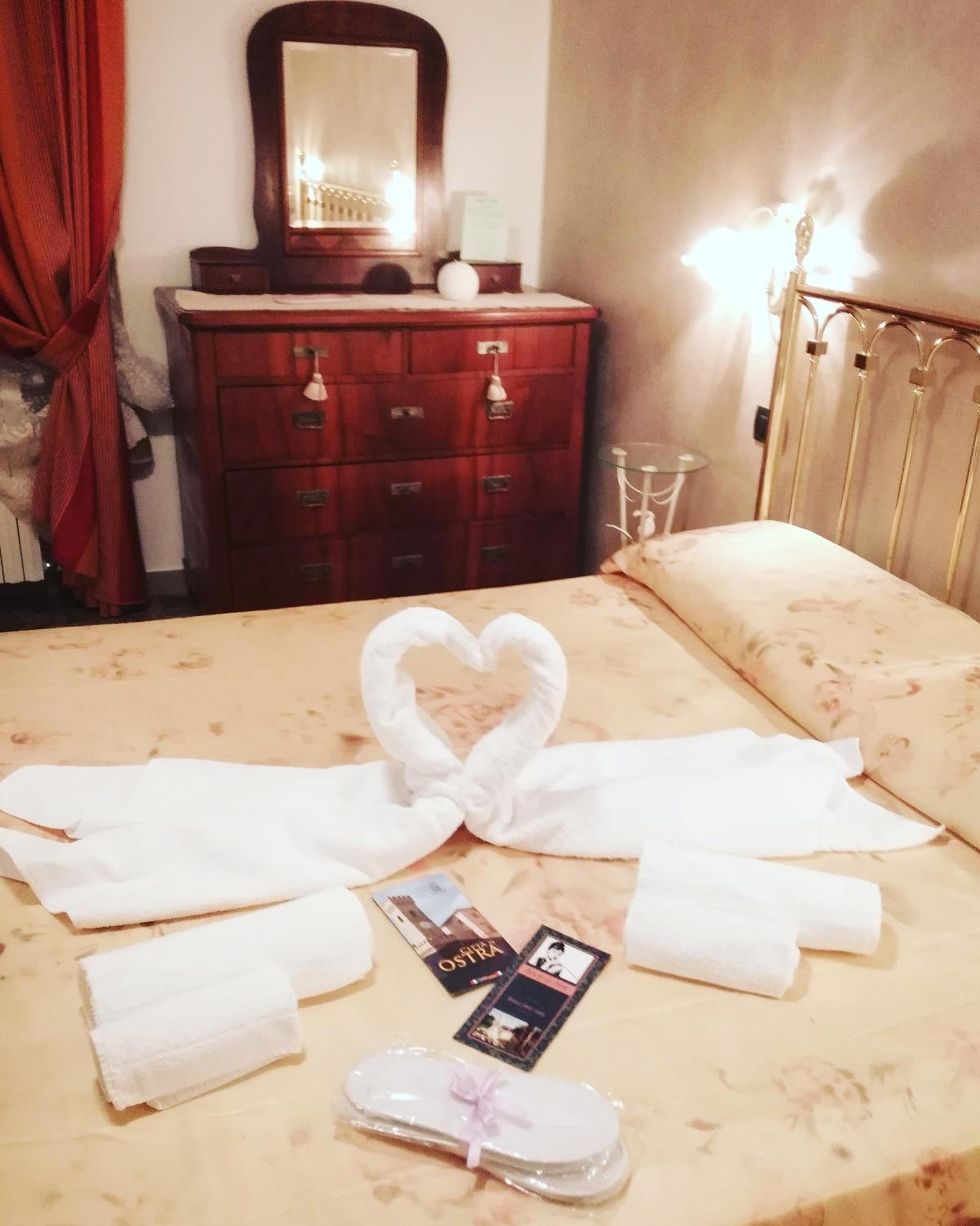 Double Room with Shared Bathroom photo 3