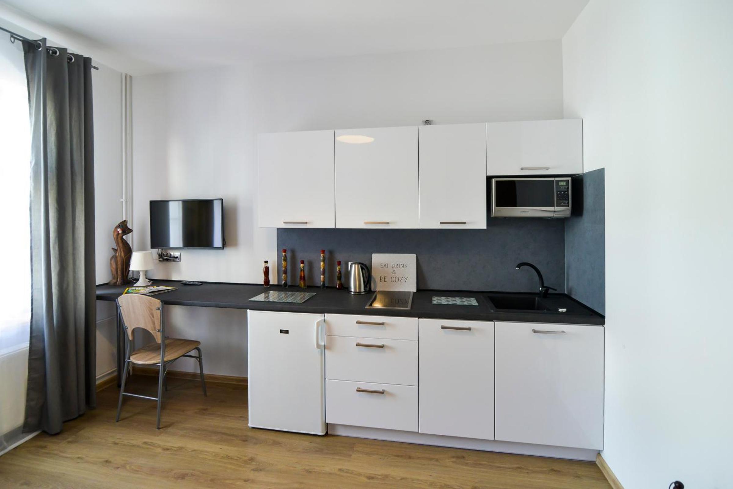 Apartment - Photo 2