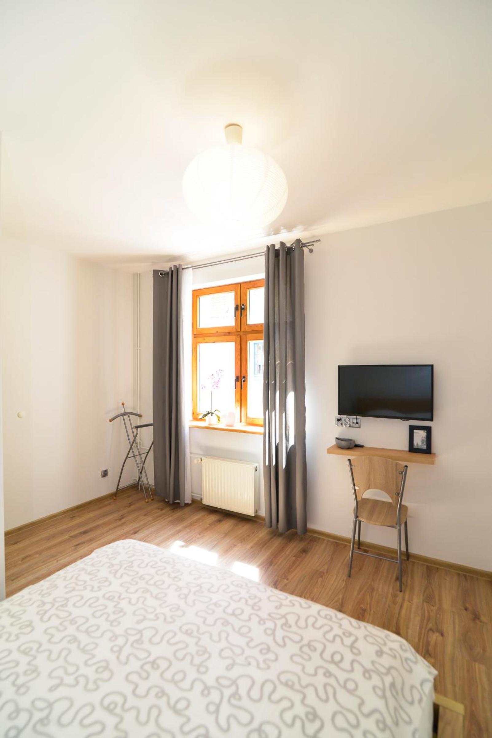 One-Bedroom Apartment - Photo 8
