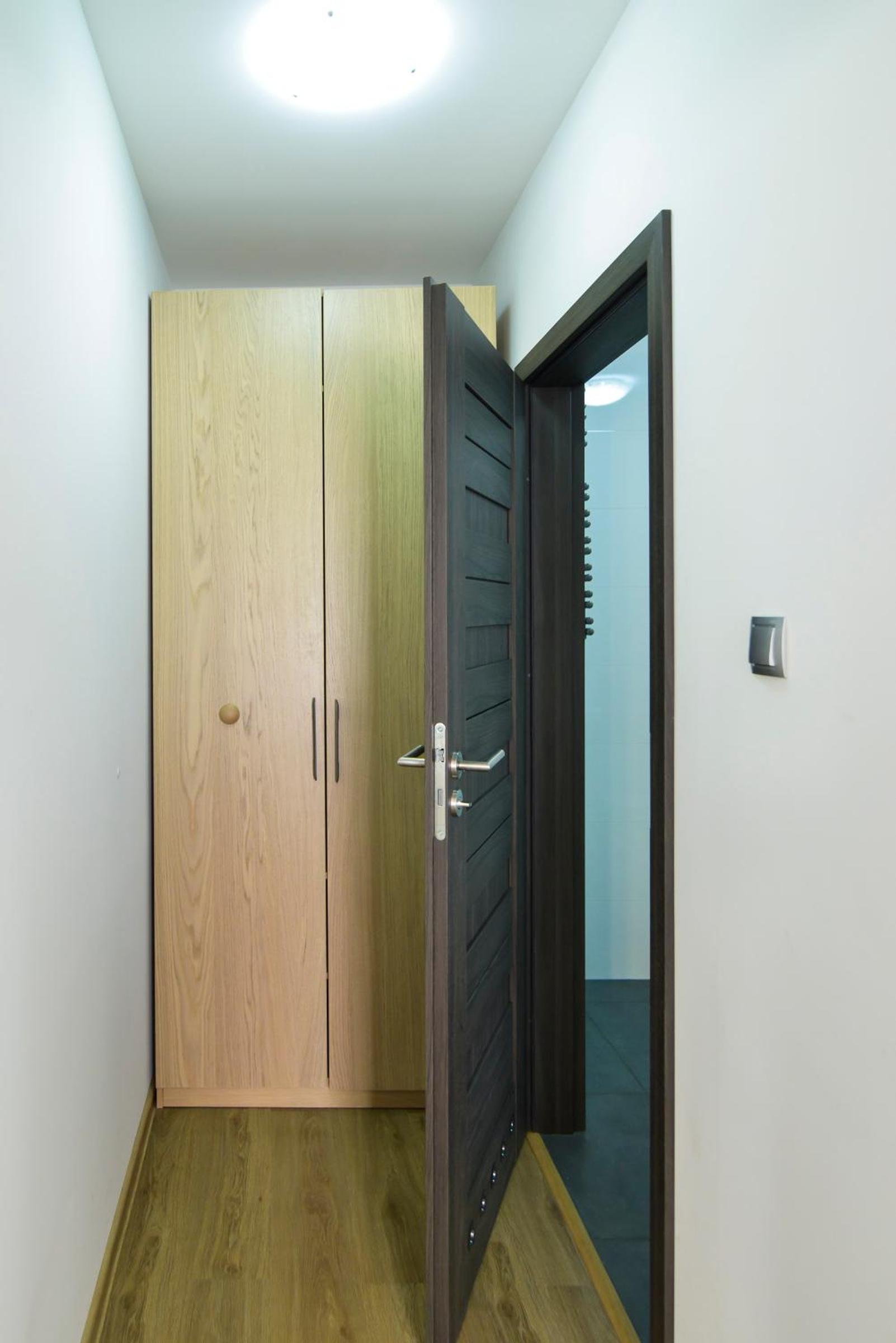 One-Bedroom Apartment - Photo 3