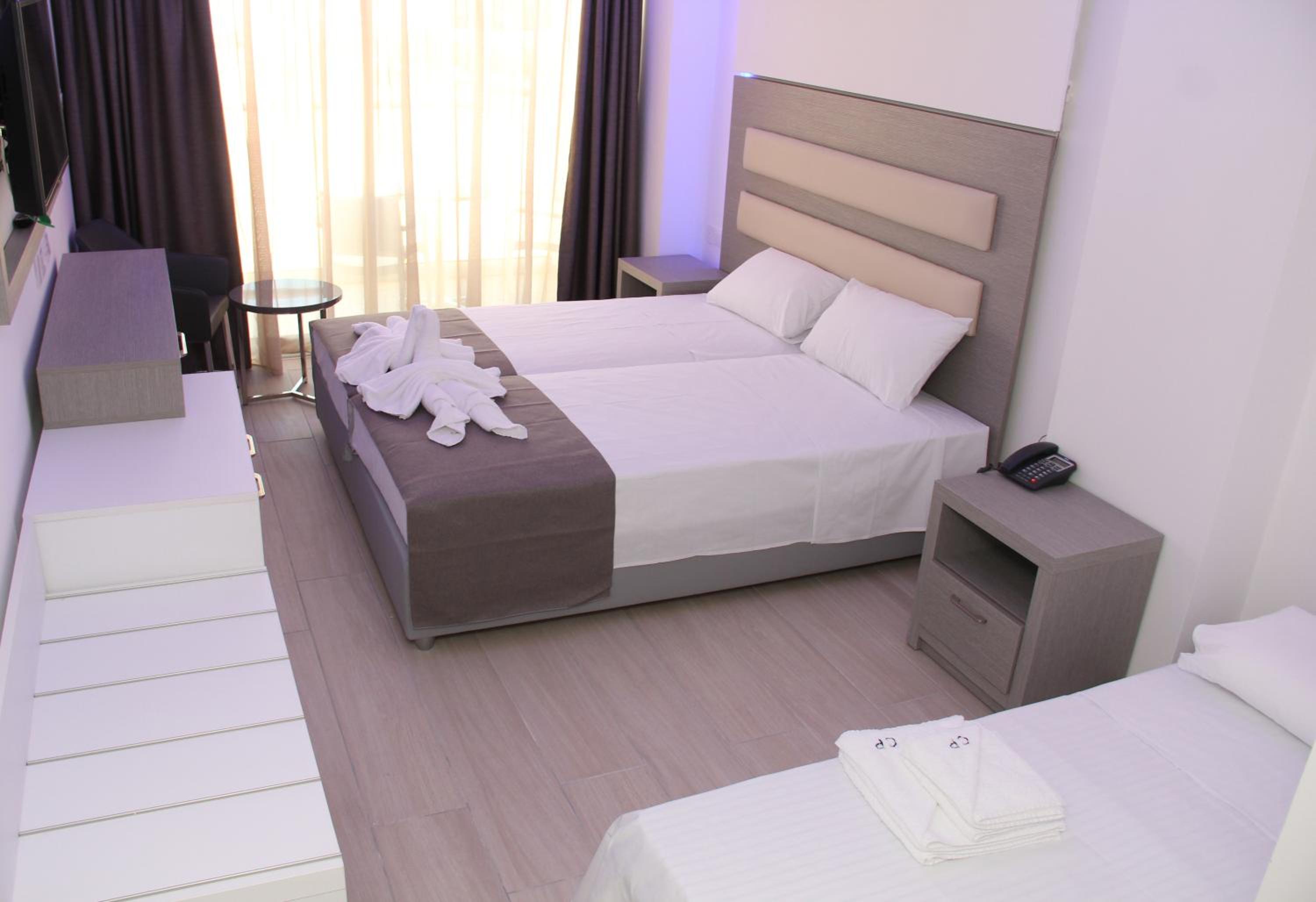 Double or Twin Room with Sea View