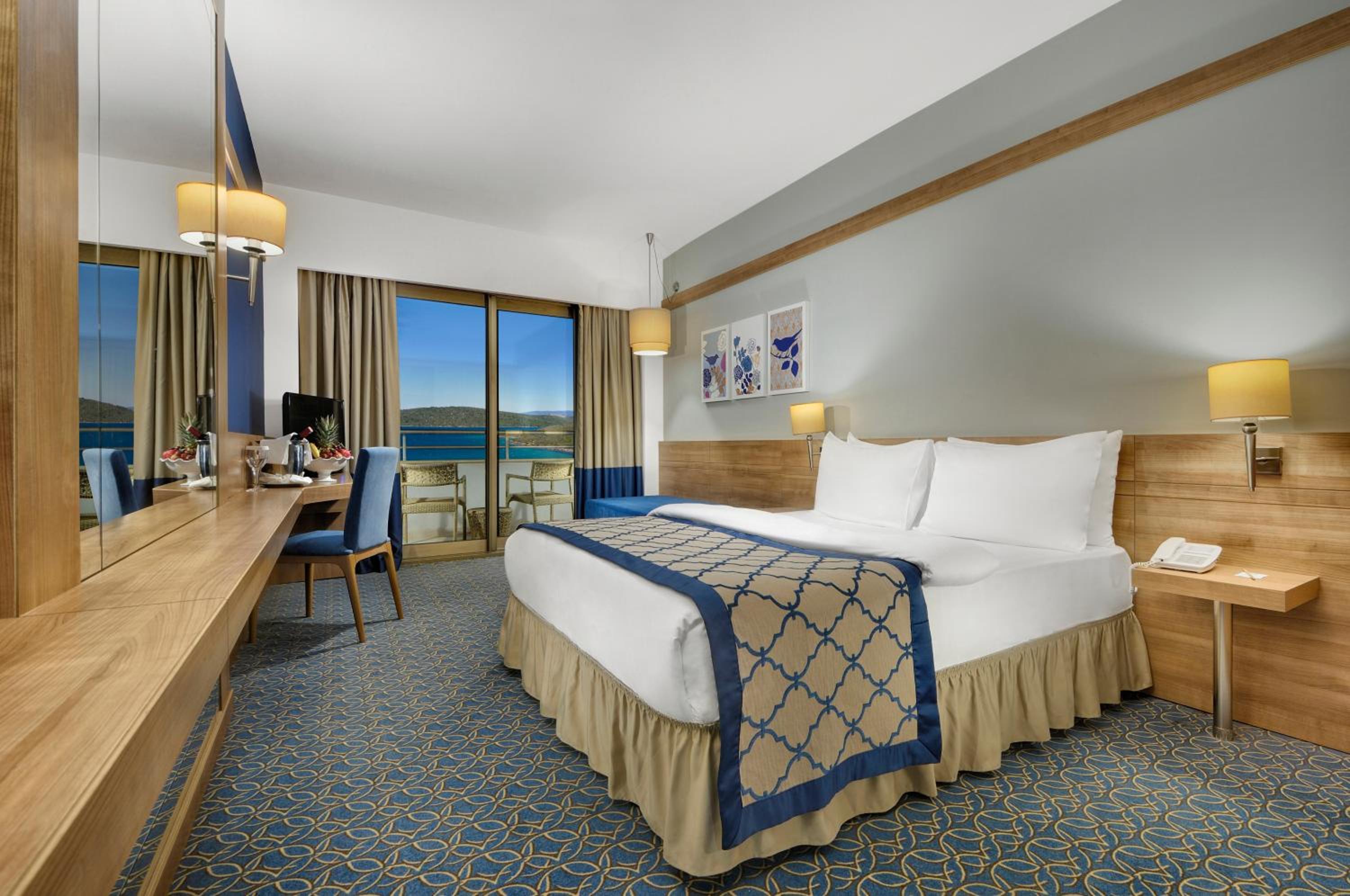 Double or Twin Room with Sea View - Photo 1