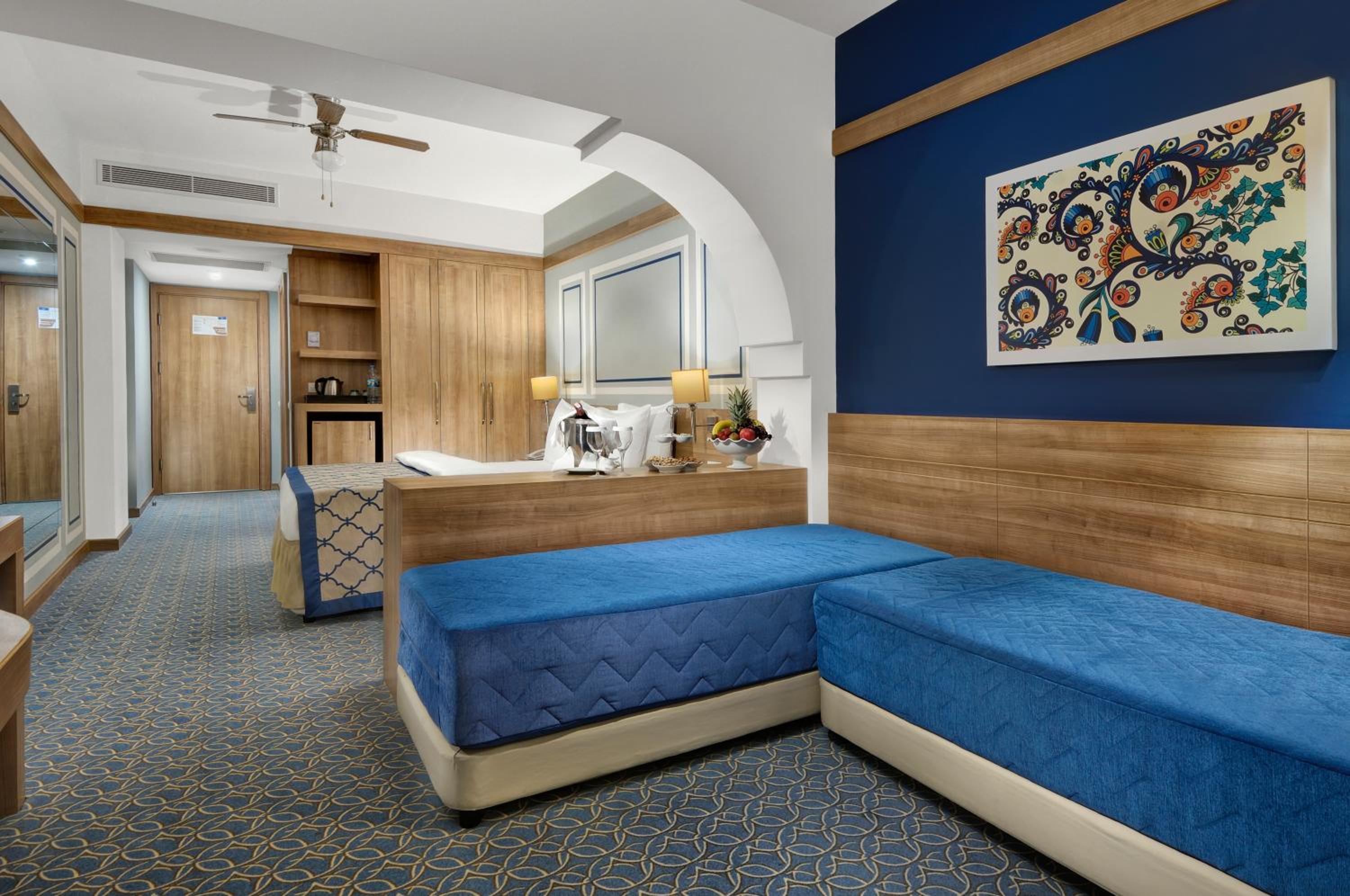 Superior Room (2+2) - Photo 1